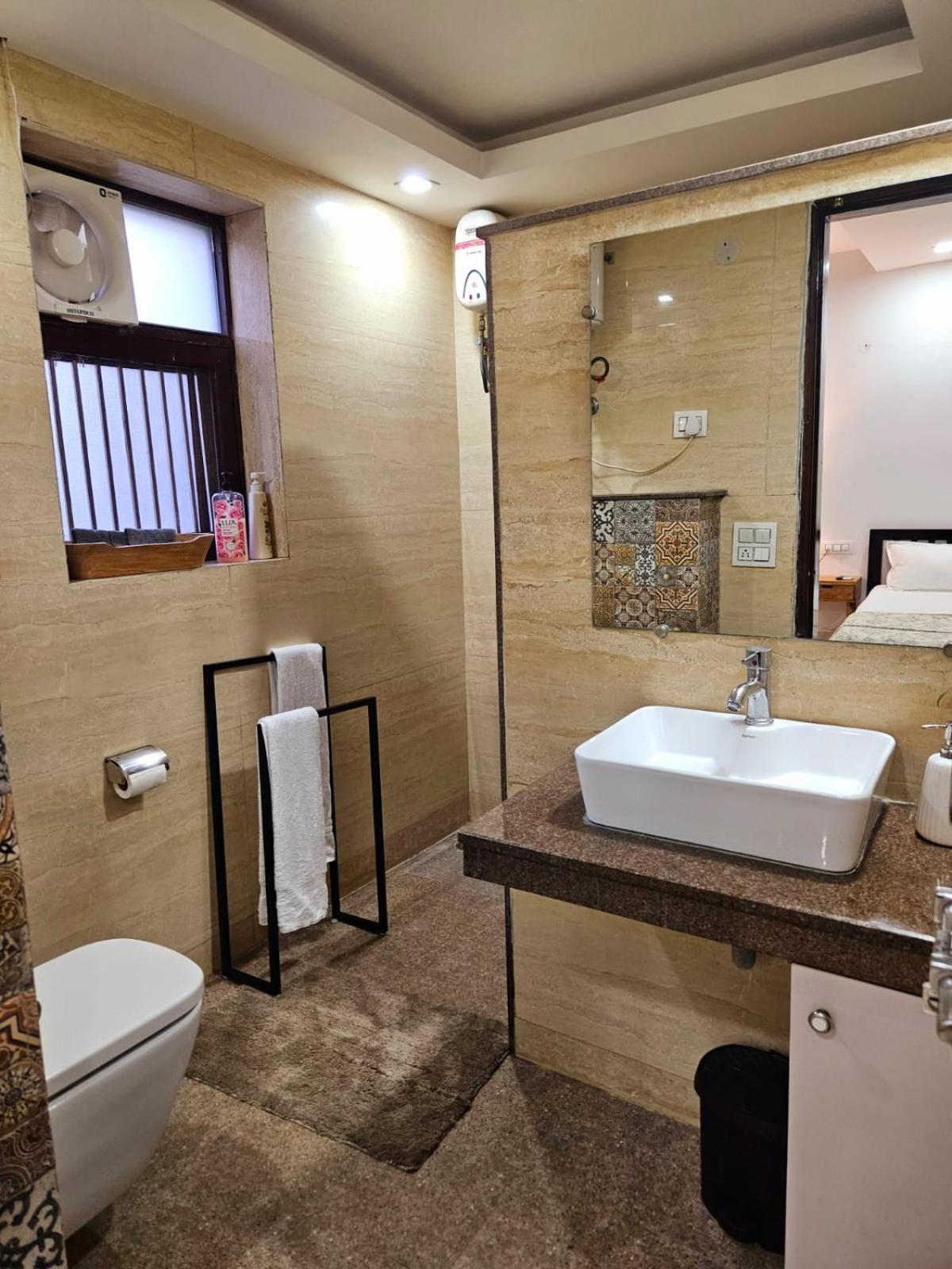 South Delhi, Artistic 4bhk - Vasant Kunj By Maple Key Apartment *