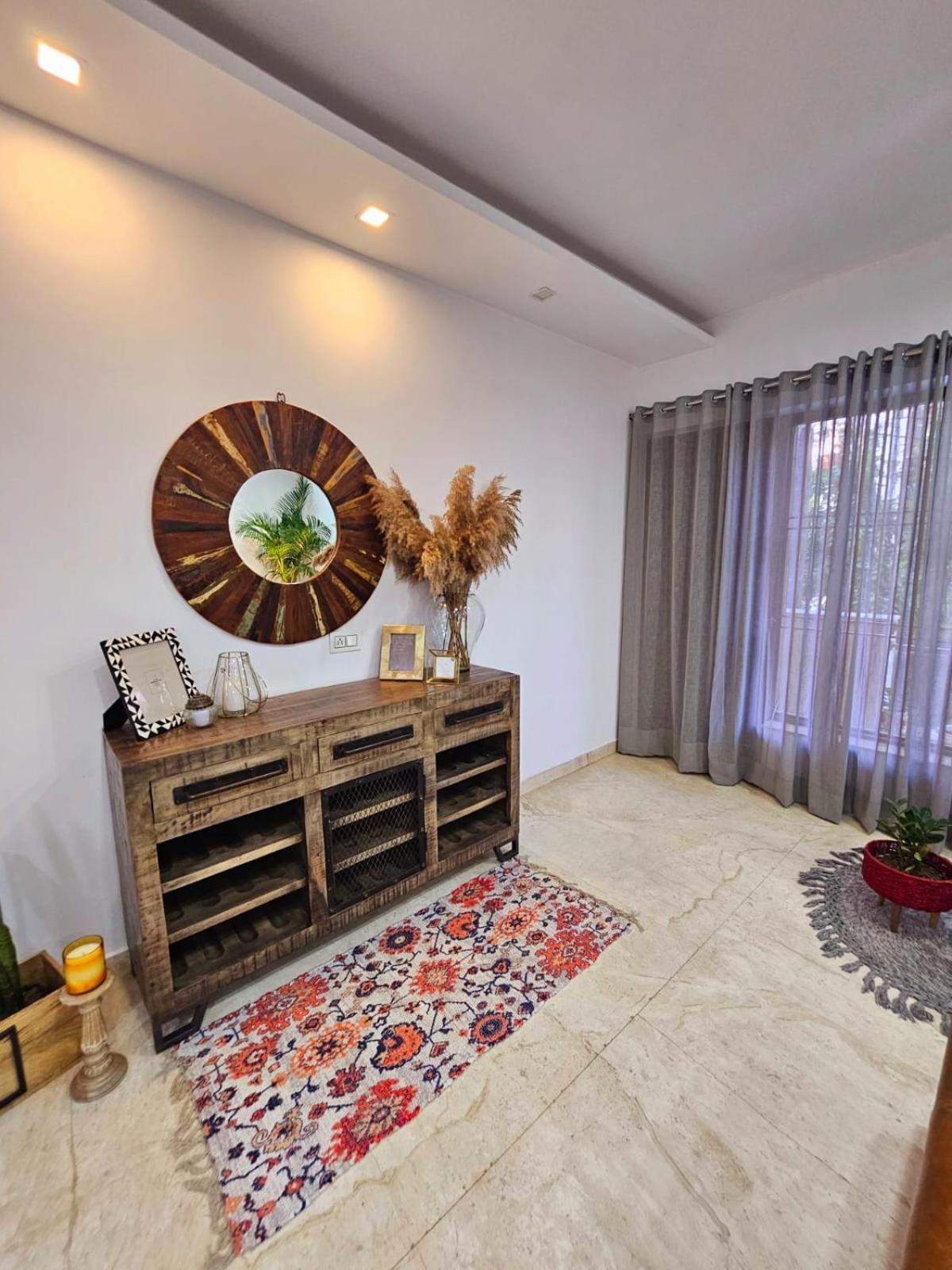 Apartment South Delhi, Artistic 4bhk - Vasant Kunj By Maple Key