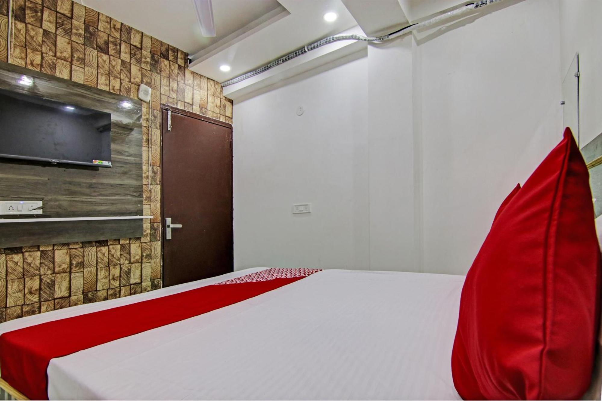 O Rk Plaza Hotel 3*