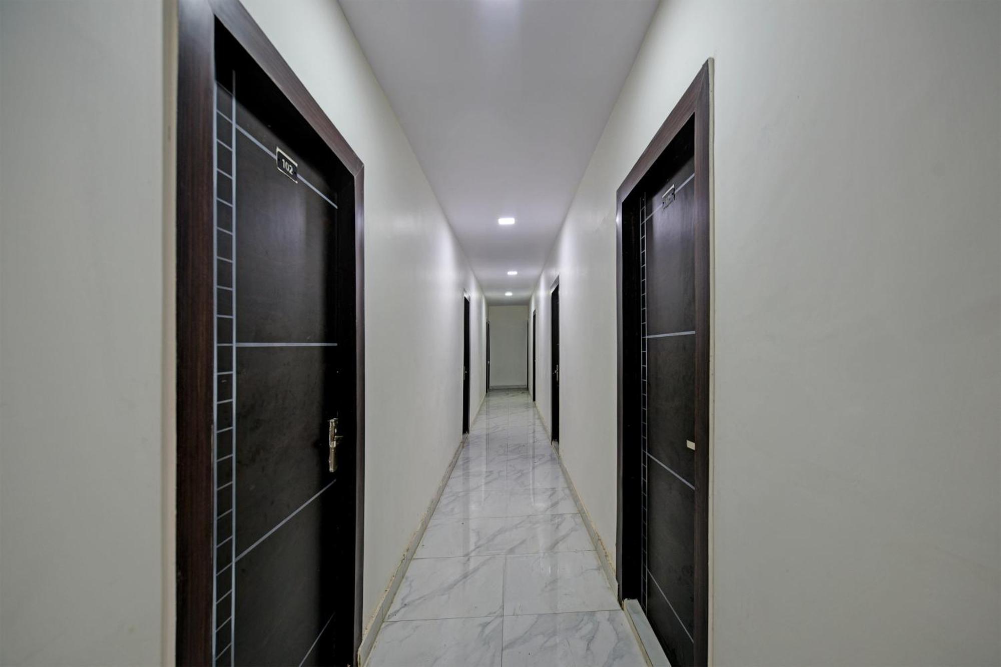 O Max Hotel 3*