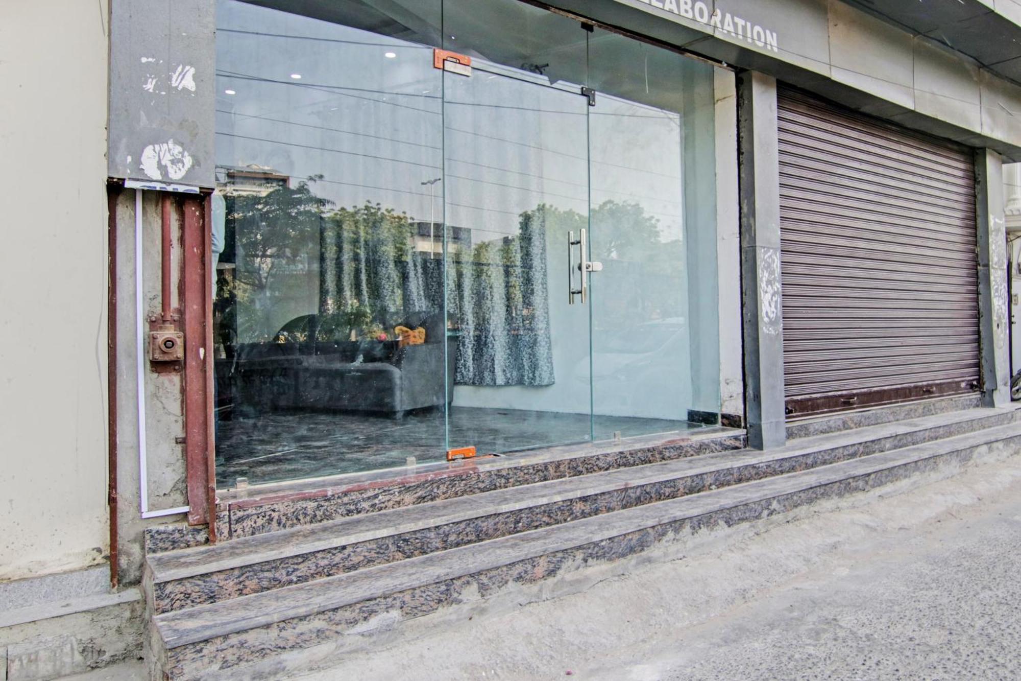 Hotel O Rk Plaza 3*