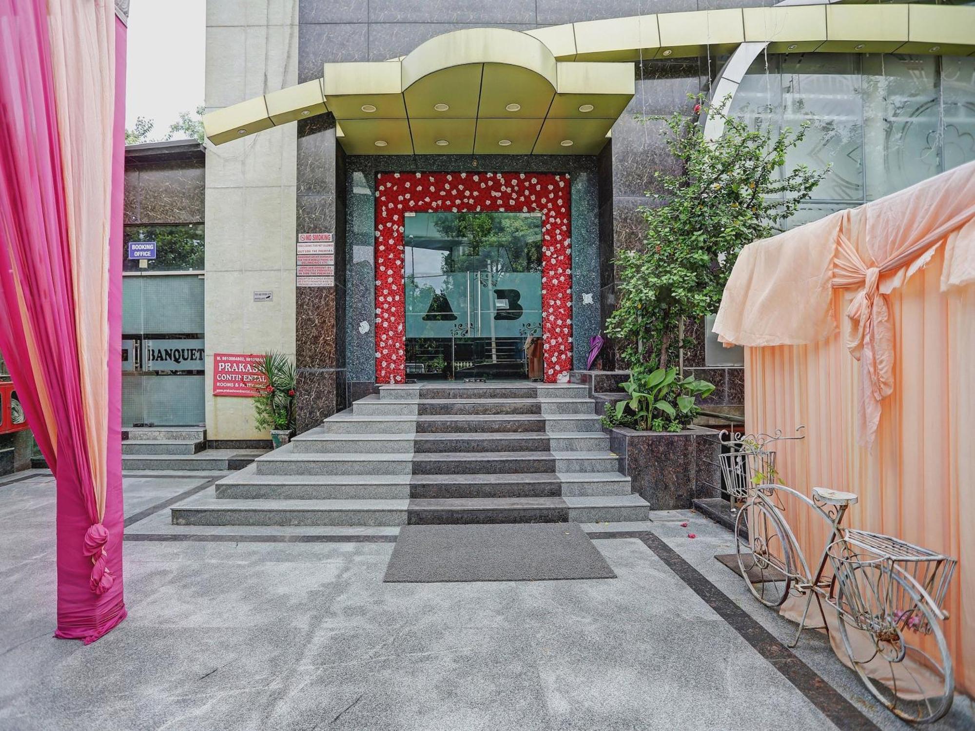 Townhouse Prakash Continental Near Netaji Subhash Place Metro Station New Delhi