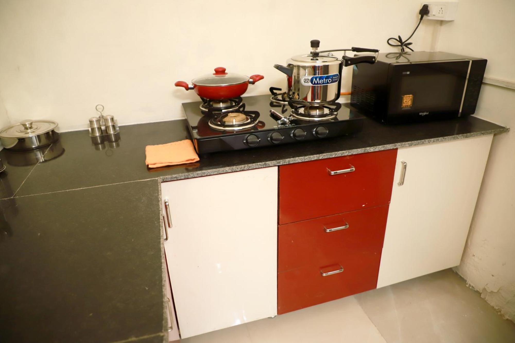 Fortune Service 3bhk,e-28, Saket 2b Apartment New Delhi