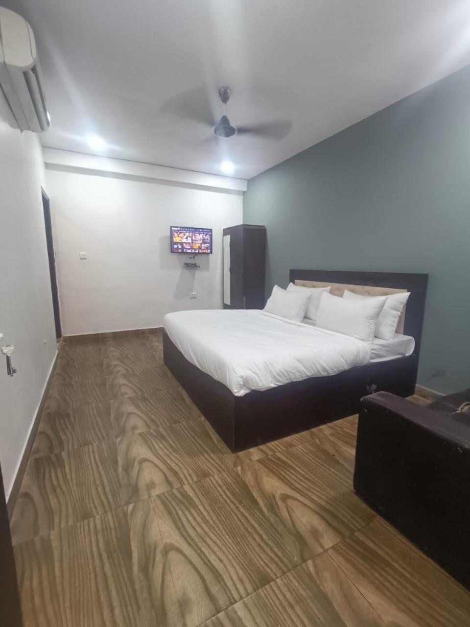 Royal At Tilak Nagar New Delhi