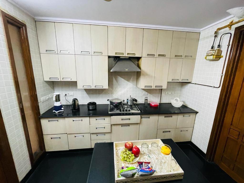 Apartamento Fortune Service 4bhk,d-36, Saket *