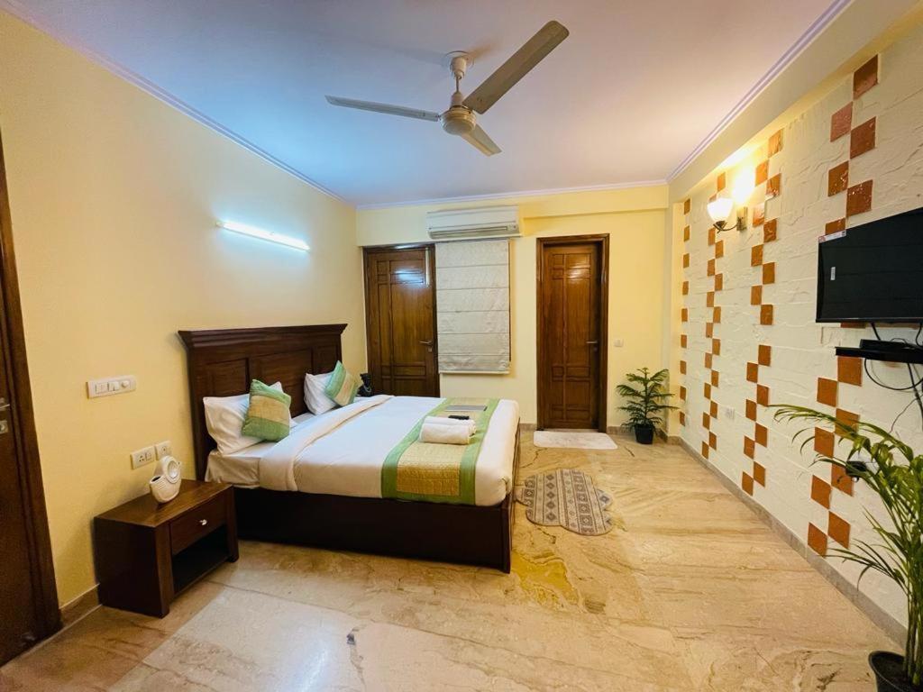 Apartamento Fortune Service 4bhk,d-36, Saket