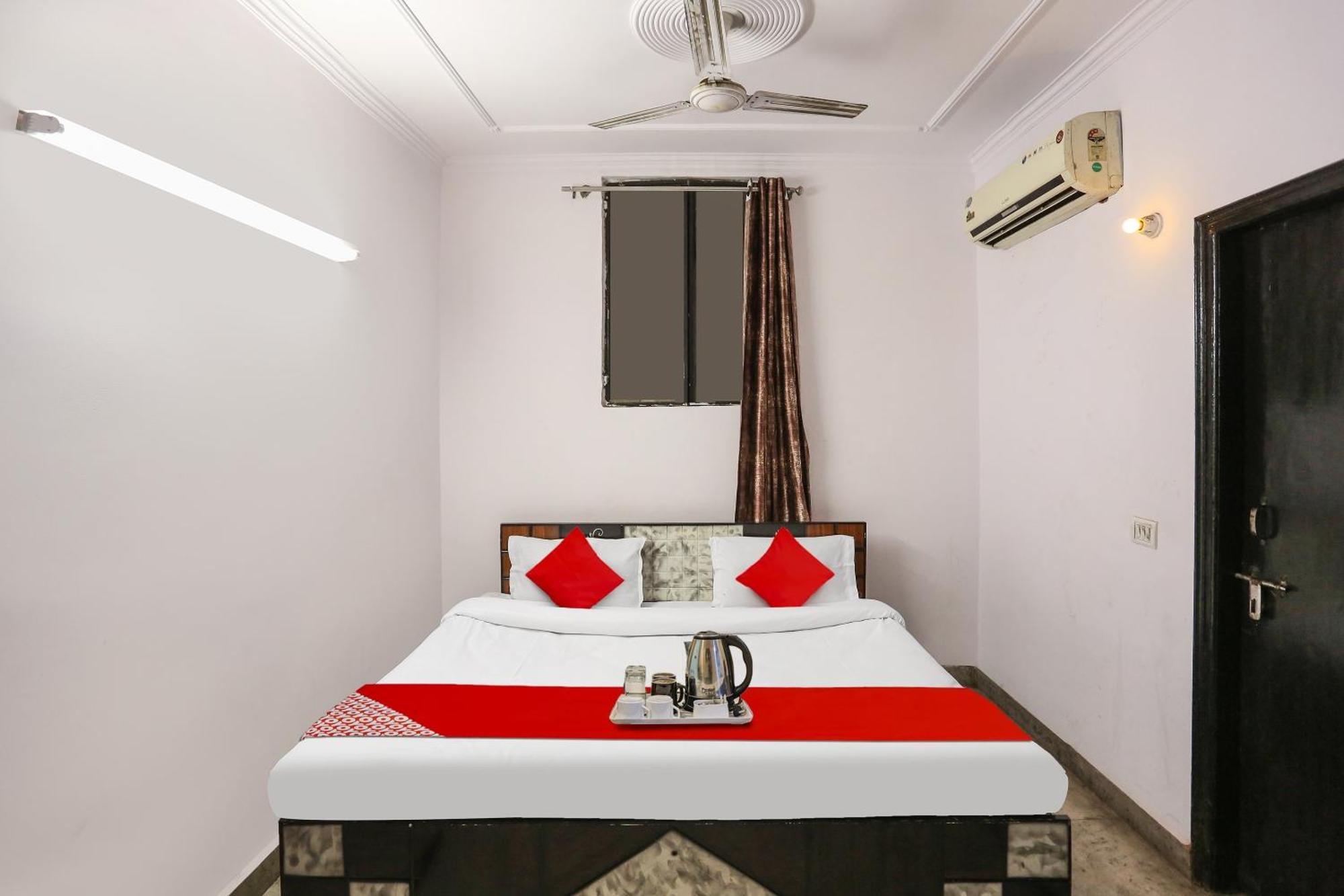 Hotel O Maxx Residency Near Dlf Avenue Saket New Delhi