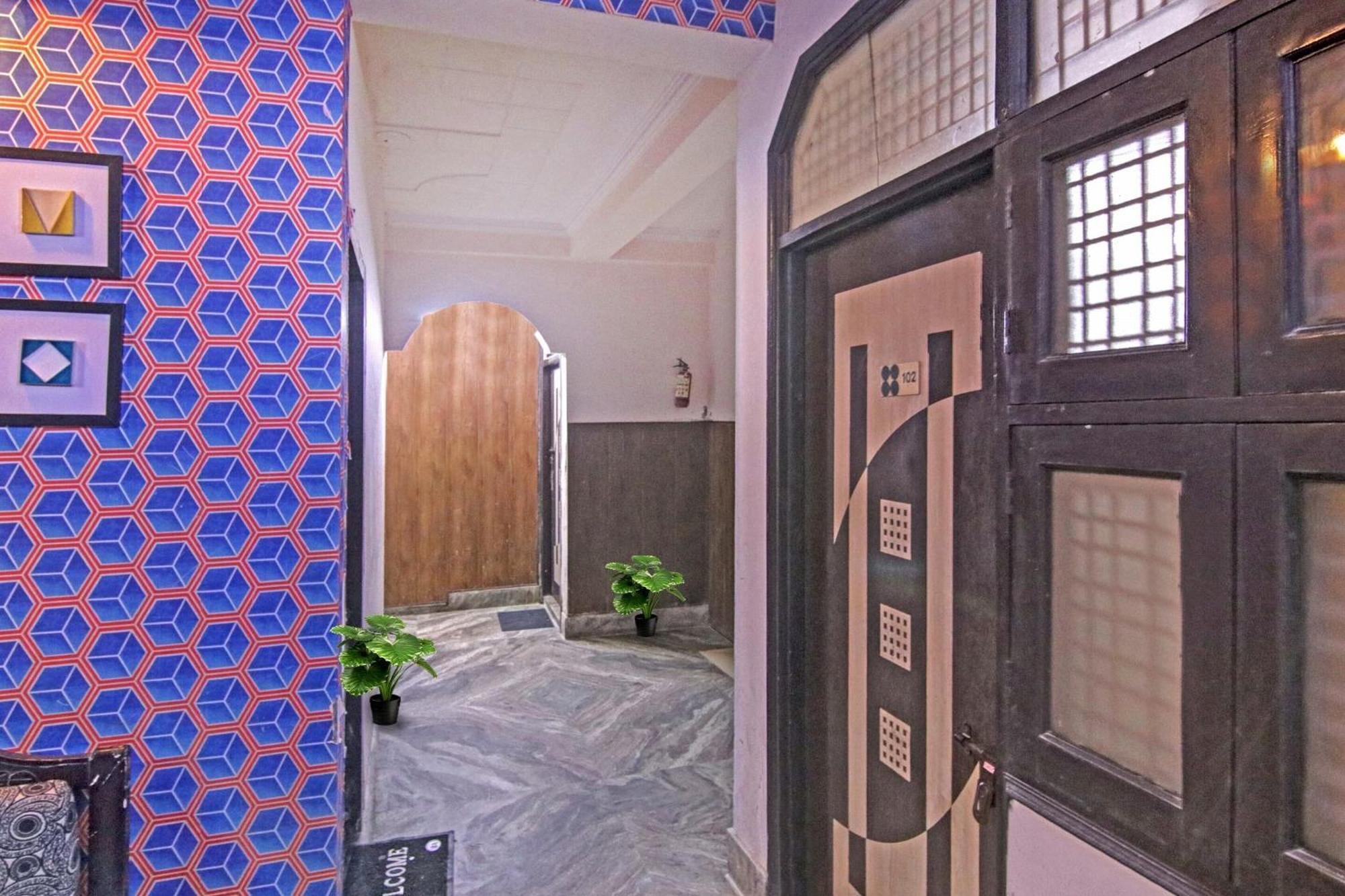 Hotel Flagship Decent Near Pvr Vikaspuri Delhi 3*