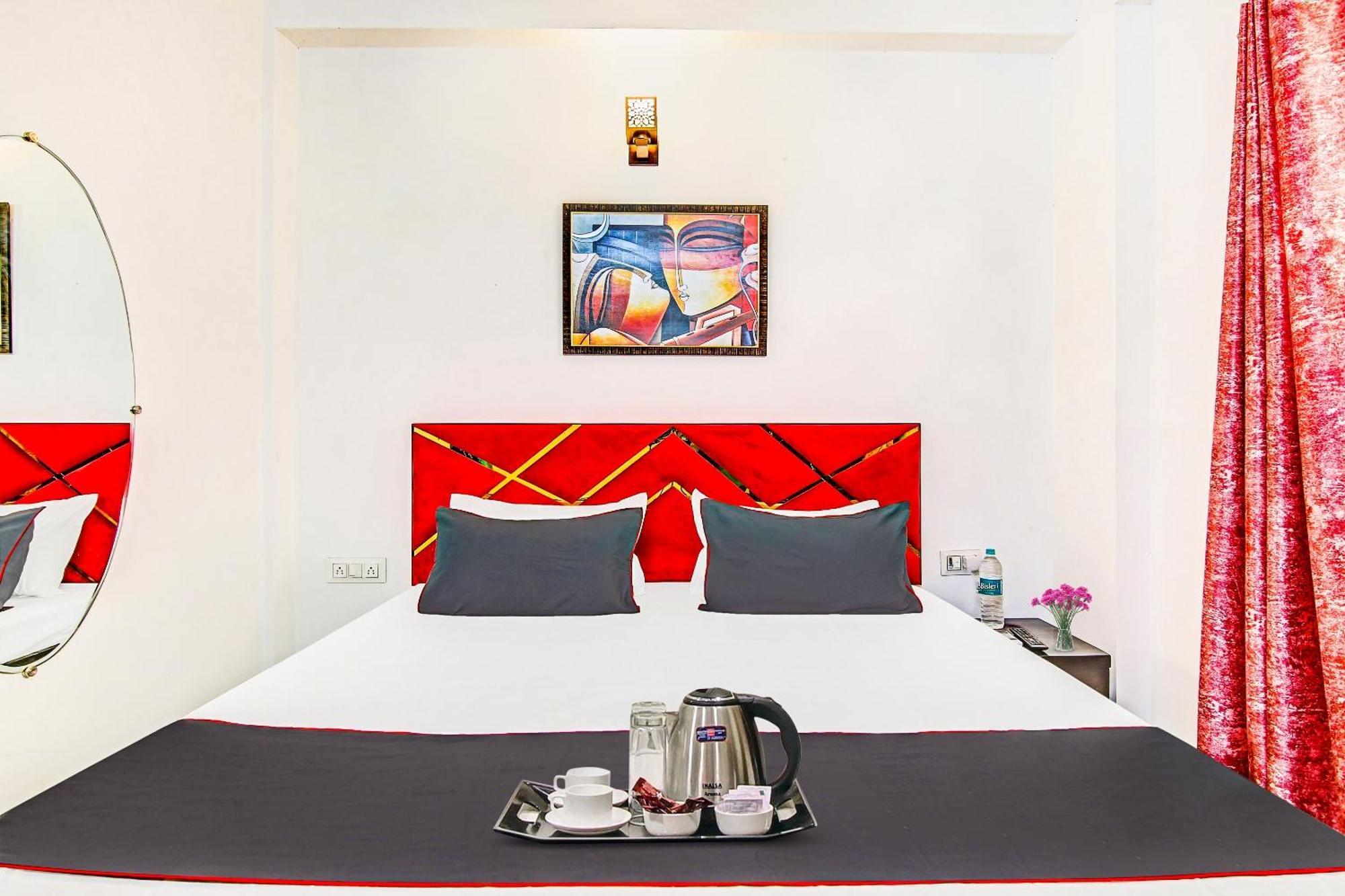 Collection O Decent Nest Near Nawada Metro Station Hotel New Delhi