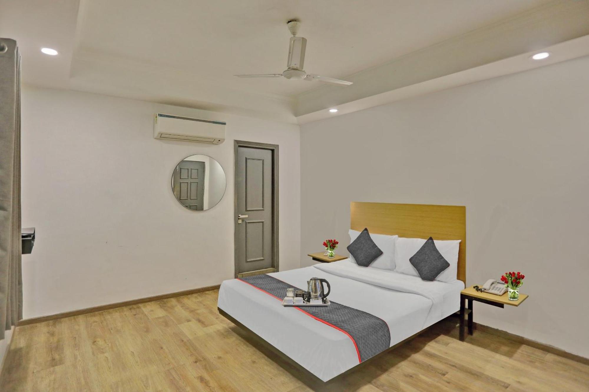 Townhouse Jp Grand Near Mayapuri Chowk Hotel 4*