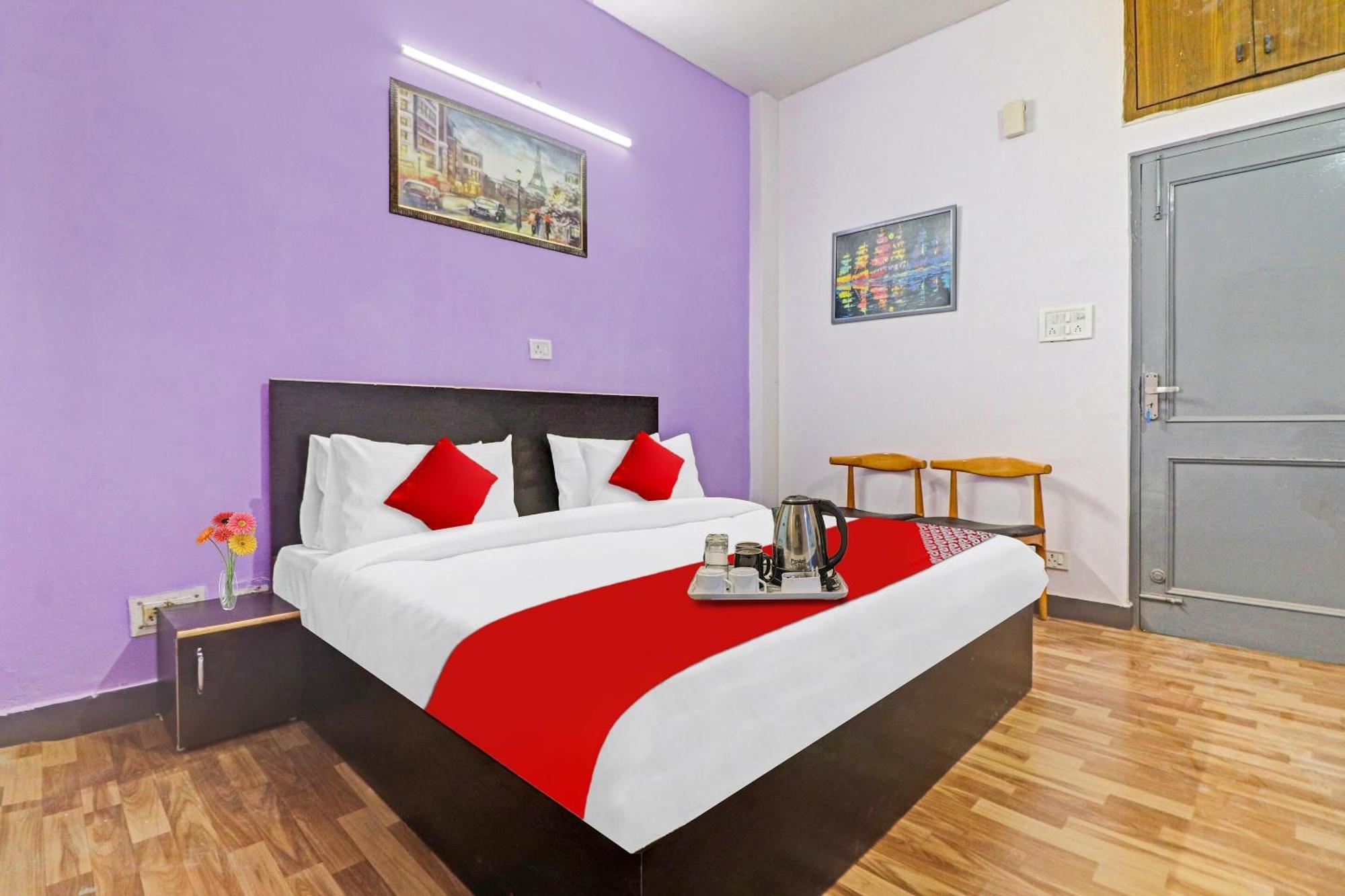 The Town House Jps Near Live Well Pharmacy 4*