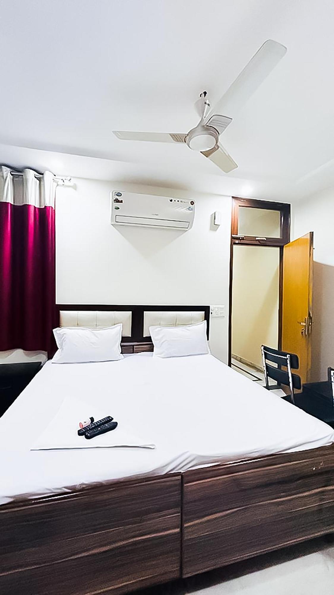 Shyam - Near Govindpuri Metro Station 3*