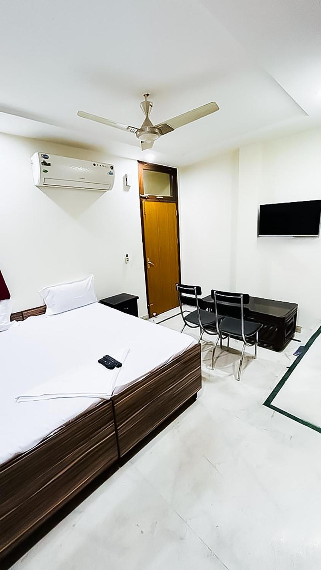 Shyam - Near Govindpuri Metro Station Hotel