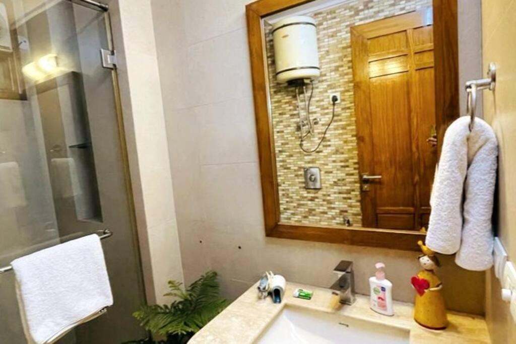 Apartamento Fortune Service 4bhk,d-36, Saket Nova Deli