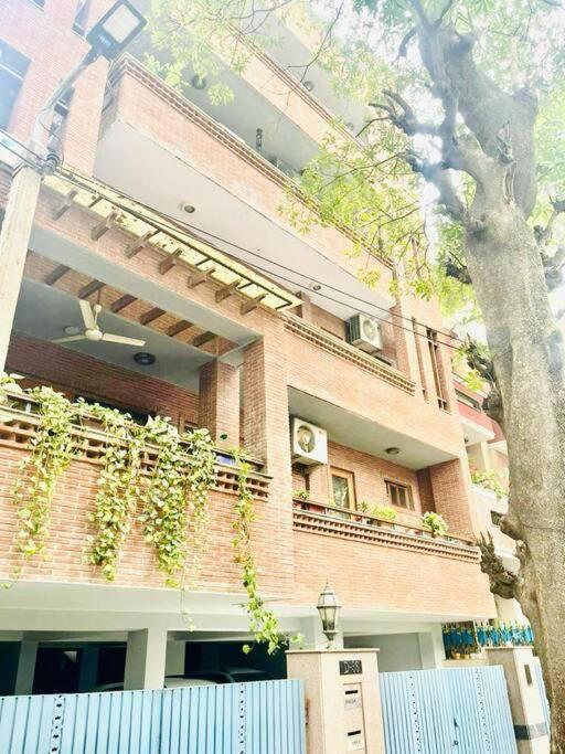 Apartamento Fortune Service 4bhk,d-36, Saket *