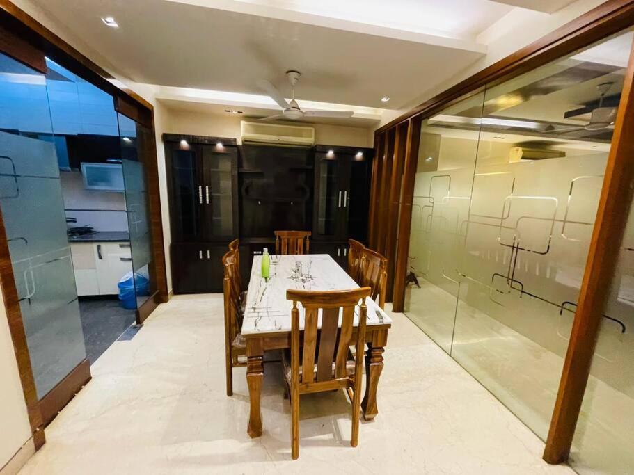Fortune Service 4bhk,d-36, Saket Apartamento