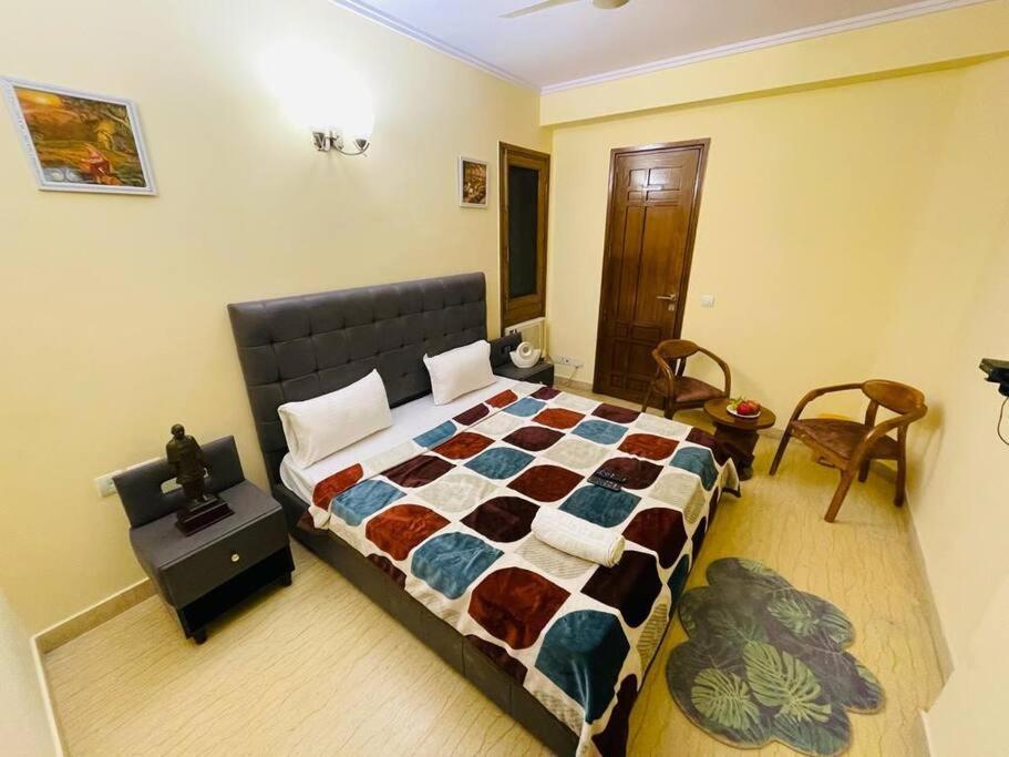 Fortune Service 4bhk,d-36, Saket *