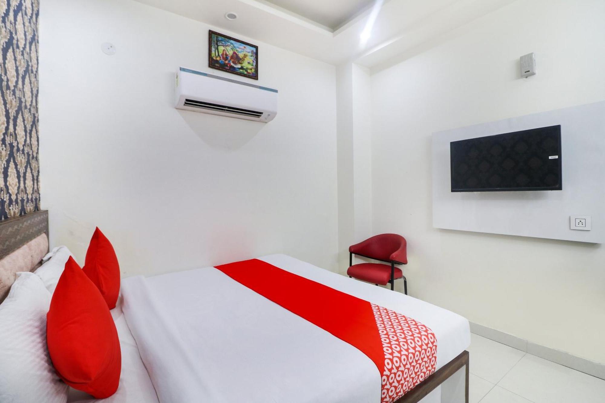 Hotel Oyo Flagship Paradise Near Jahangirpuri Metro Station 3*