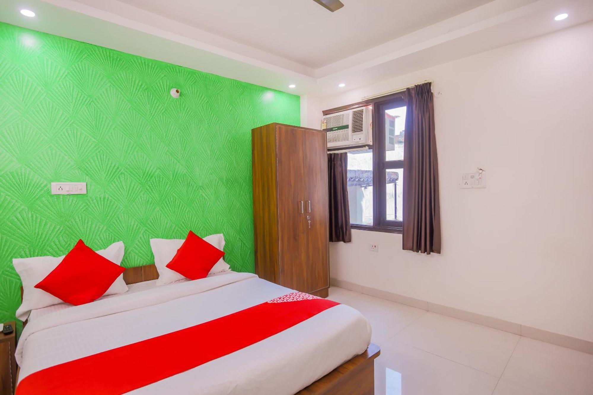 O Icon Near Delhi Airport Hotel 3*
