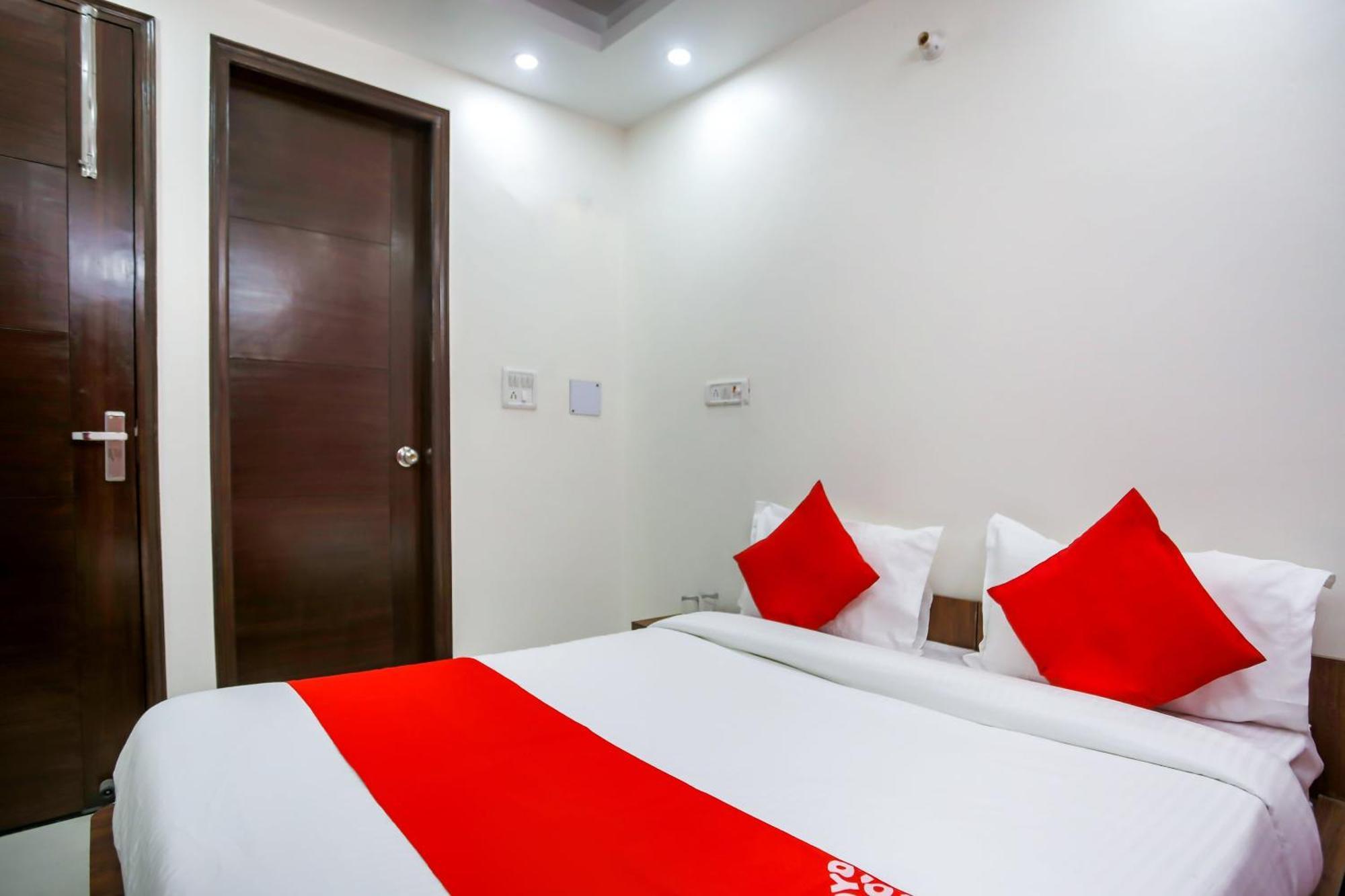 O Icon Near Delhi Airport 3* New Delhi