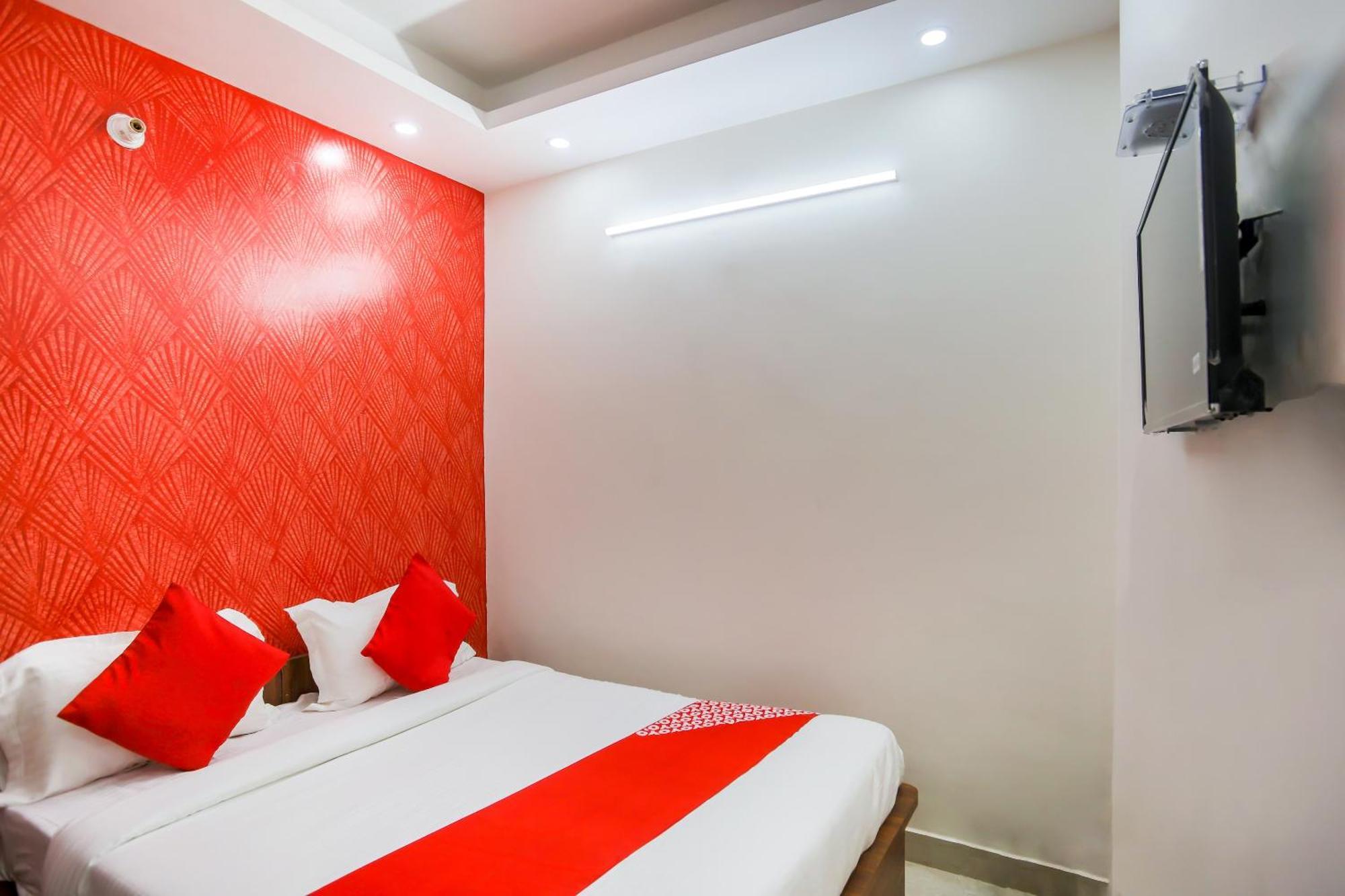 O Icon Near Delhi Airport 3* New Delhi