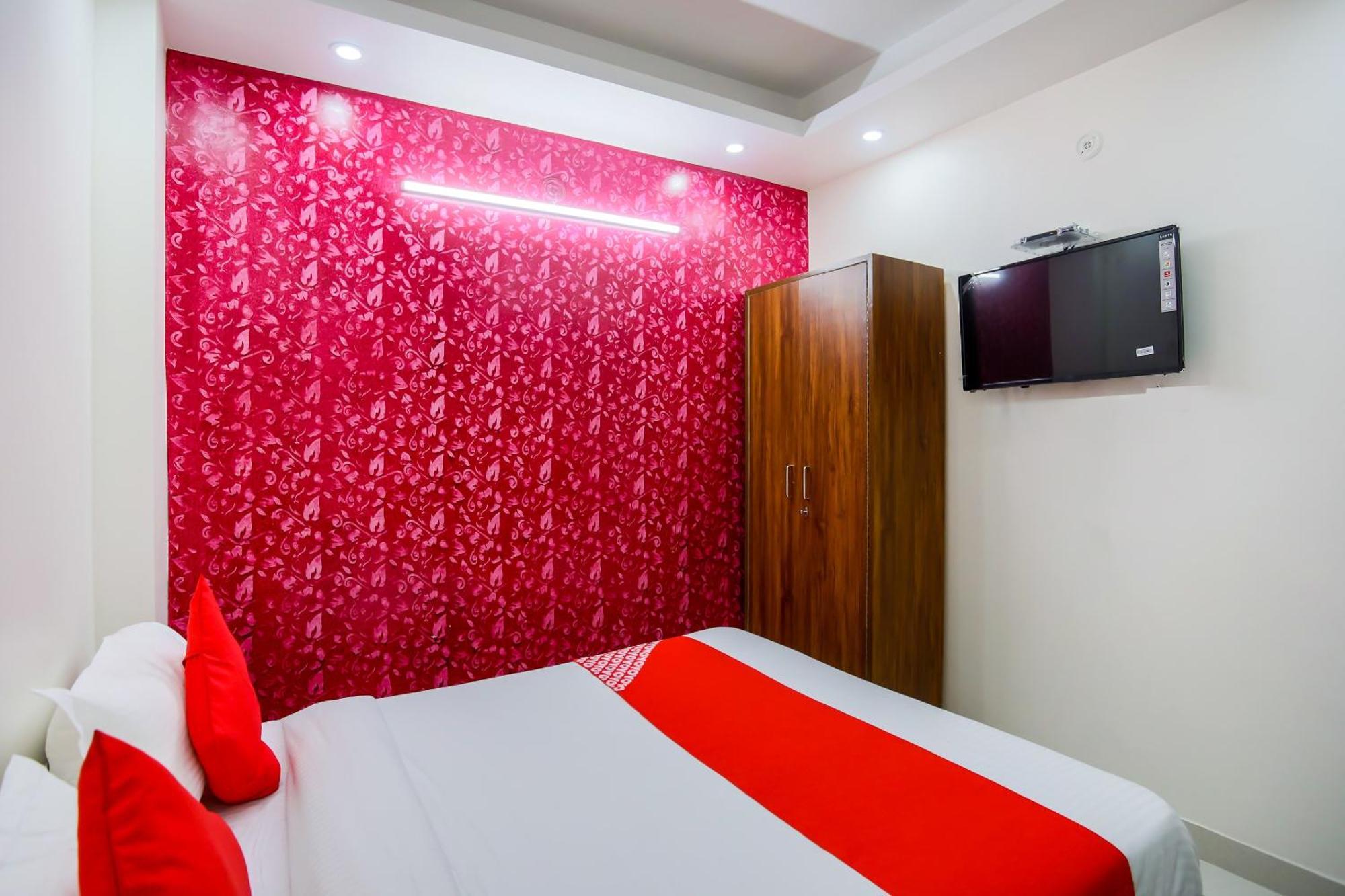 O Icon Near Delhi Airport 3* New Delhi