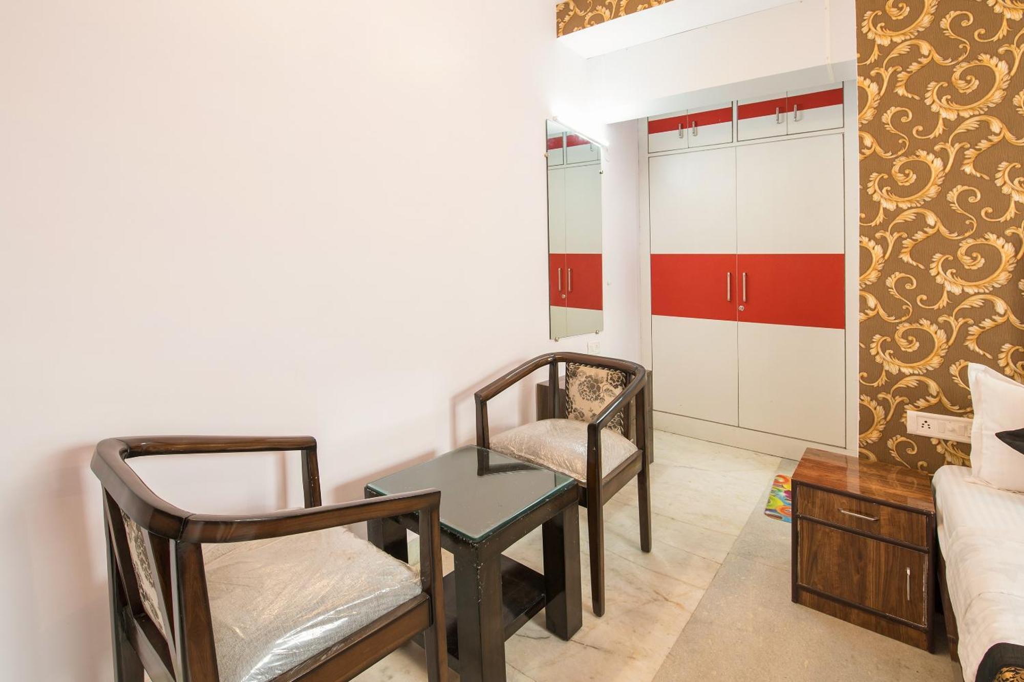 Oyo Manan Residency Near M2k Cinemas Rohini