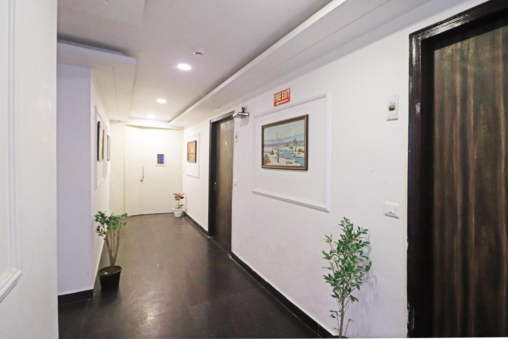 Mayda Prime Near Delhi Airport Hotel 3*