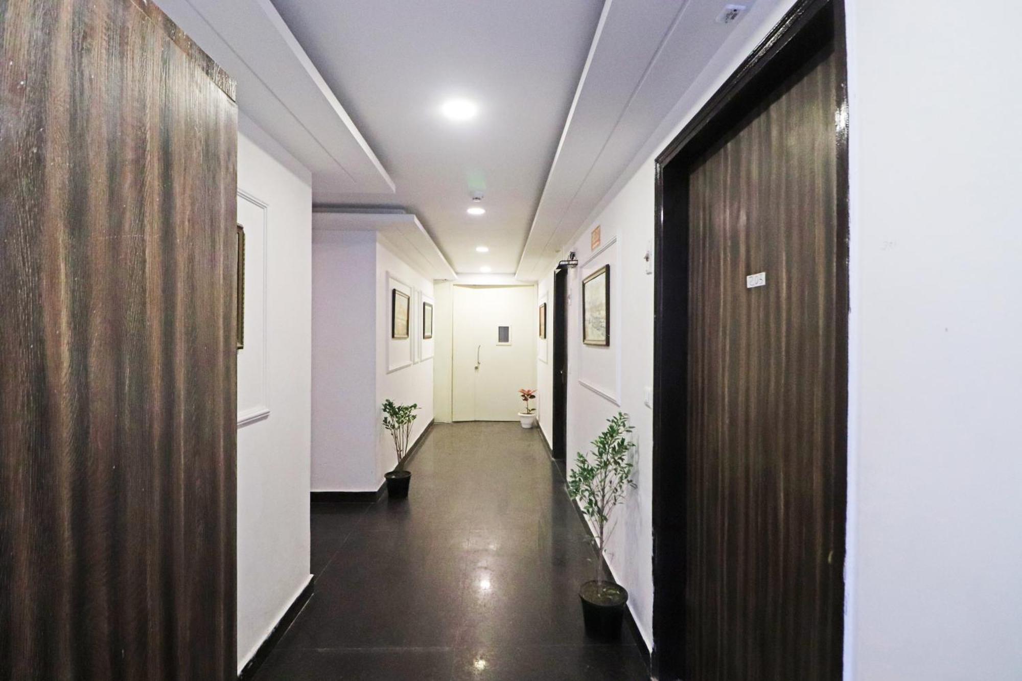 Hotel Mayda Prime Near Delhi Airport New Delhi