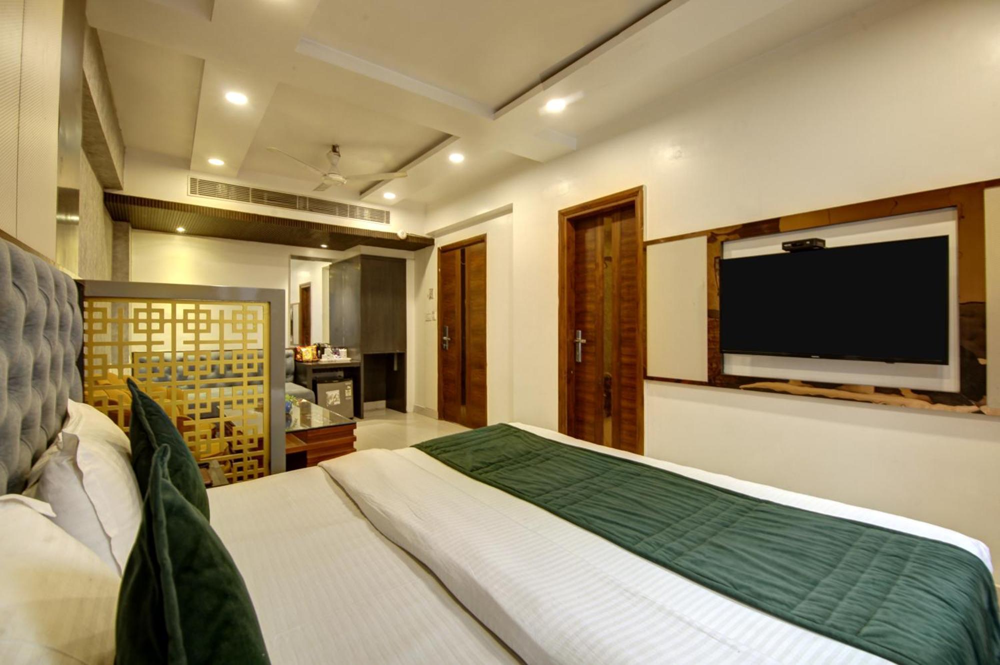The Shanti Plaza - Hotel