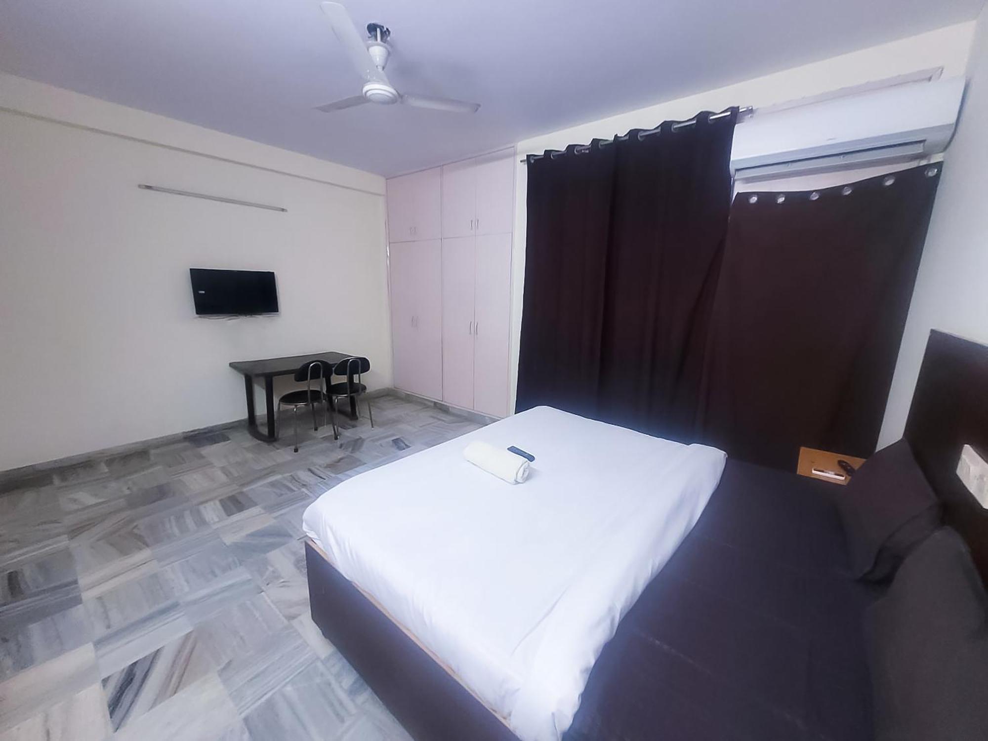 Hotel - Anand Vihar New Delhi
