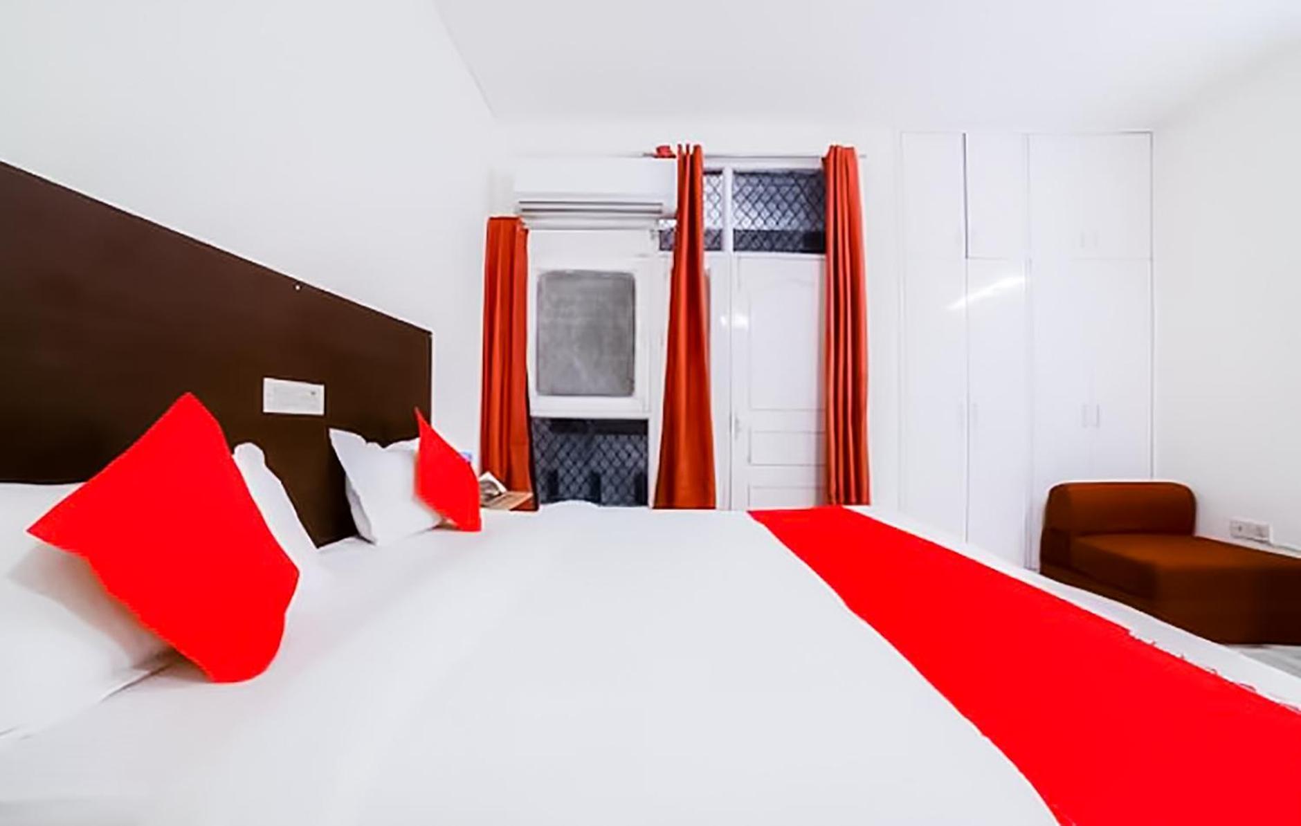 - Anand Vihar Hotel