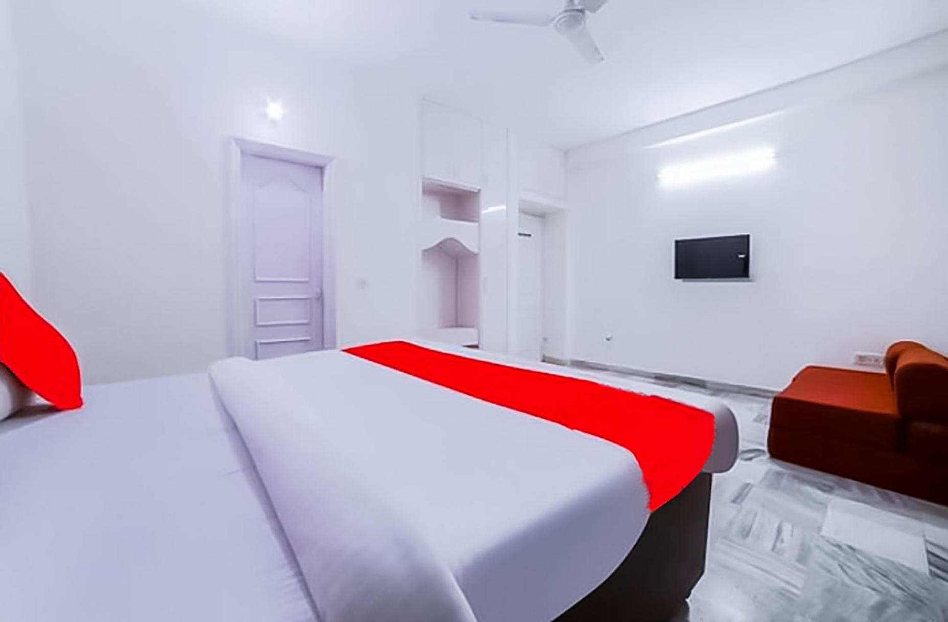 Hotel - Anand Vihar