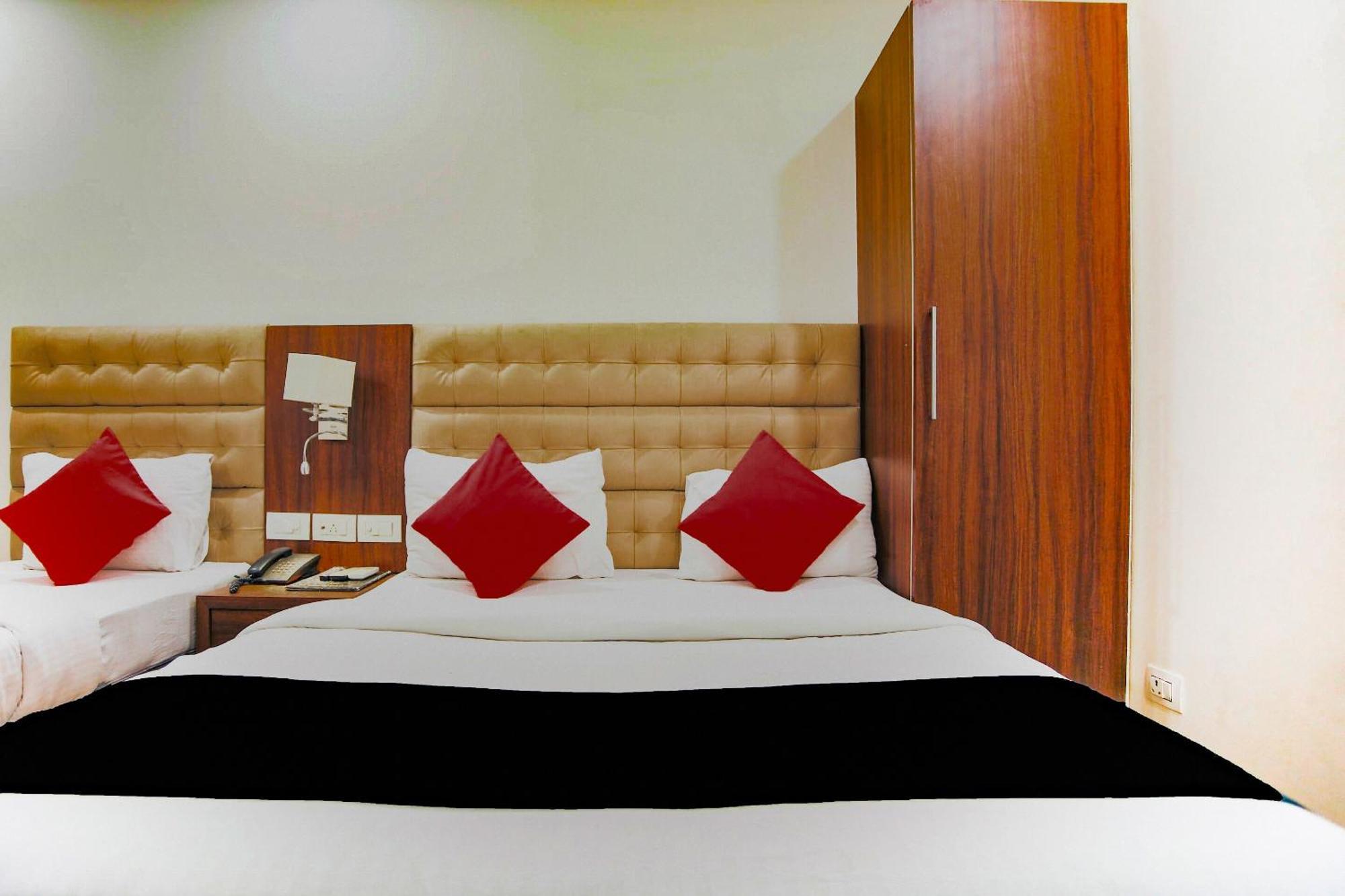 Collection O The Kailash Dev Hotel