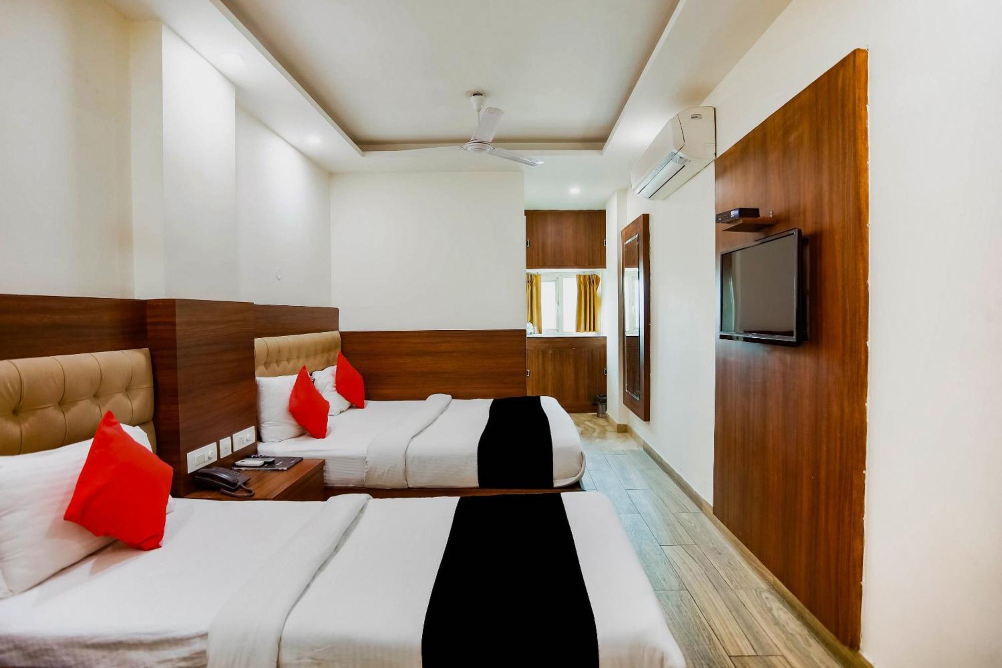Collection O The Kailash Dev New Delhi
