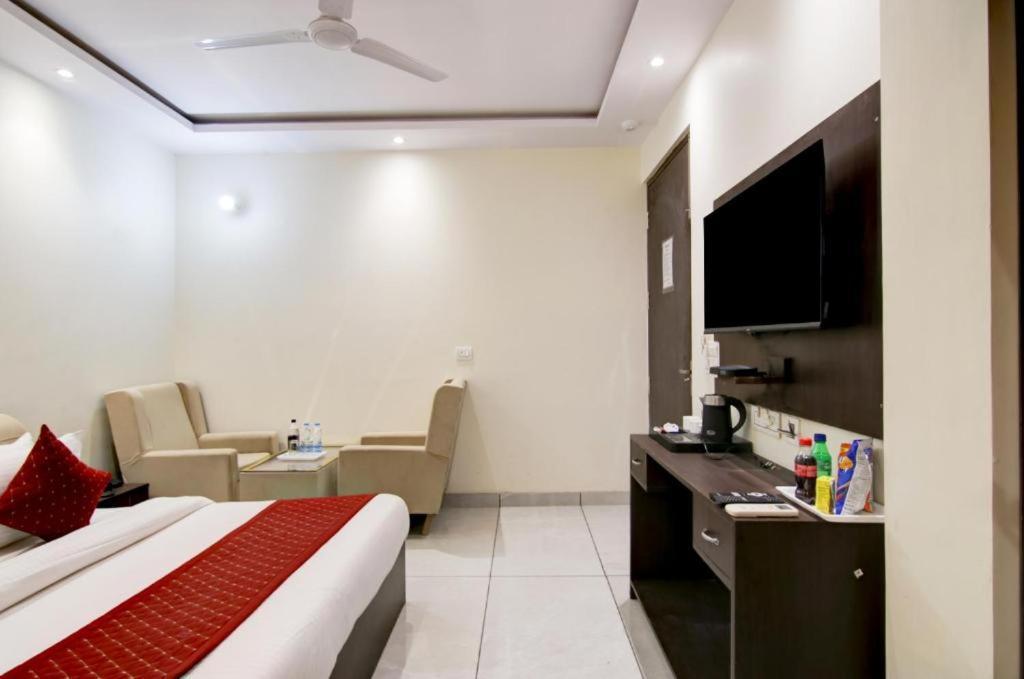 De Hocks Deluxe - Paharganj New Delhi