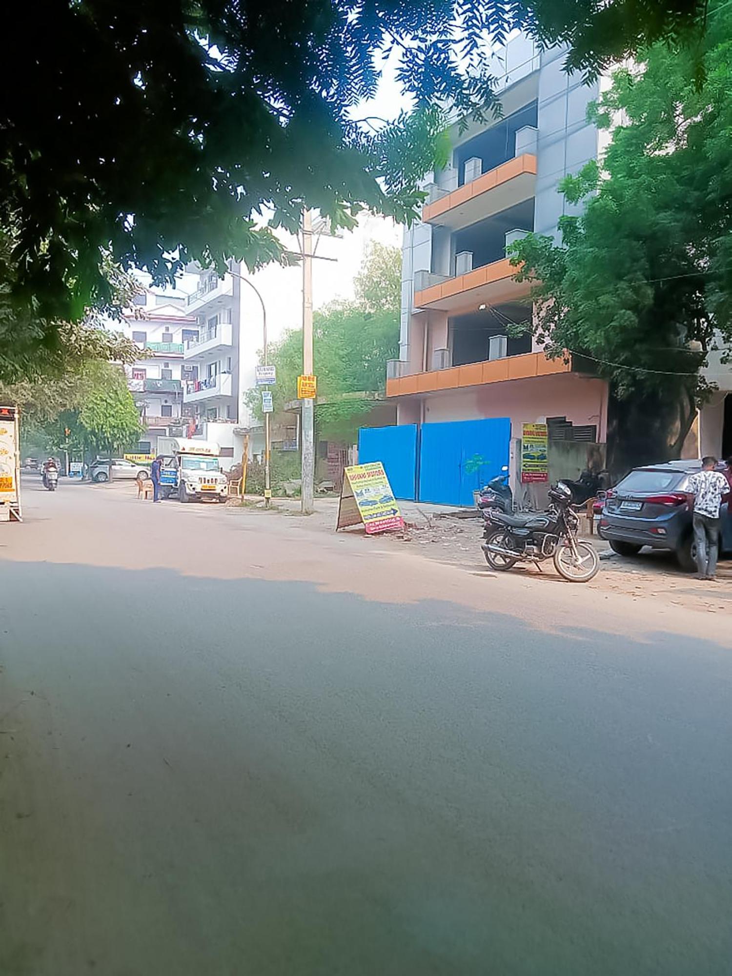 Dwarka - Sec-8 Near Yashoobhoomi Nova Deli