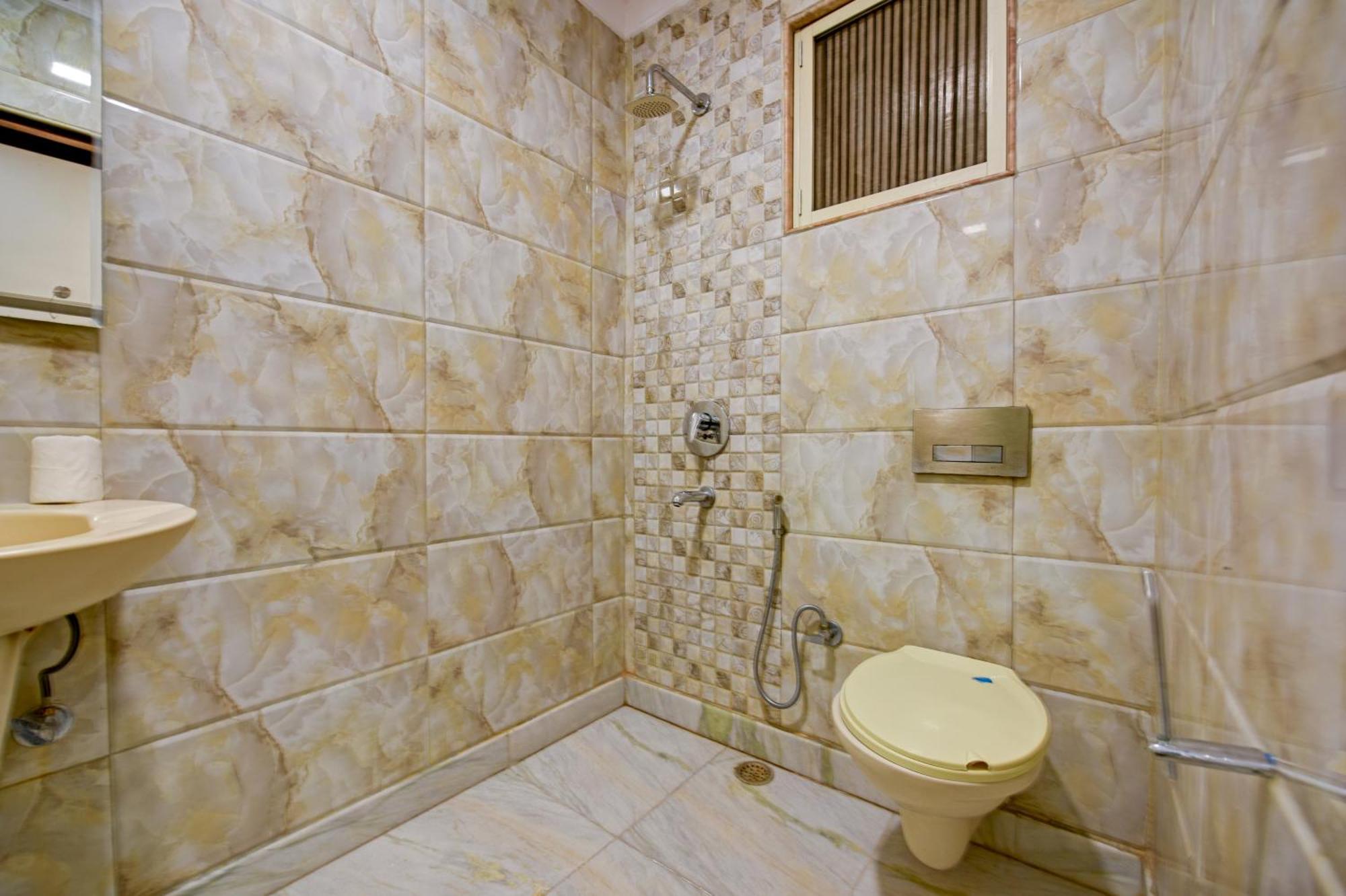 Hotel The Natraj Yes Please -new Delhi
