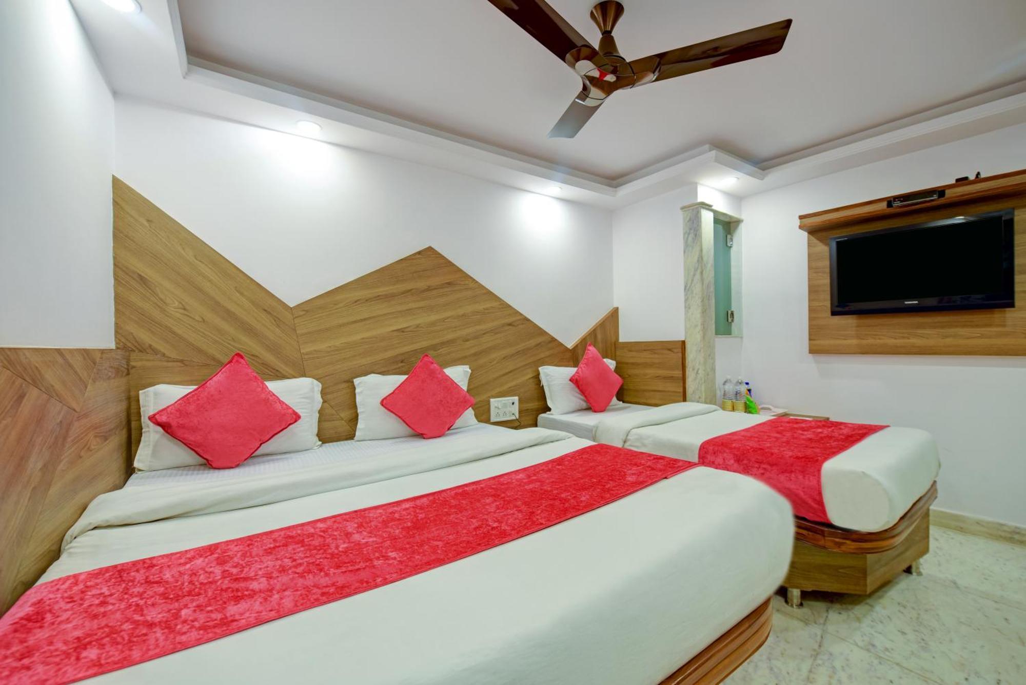 Hotel The Natraj Yes Please -new Delhi 4*