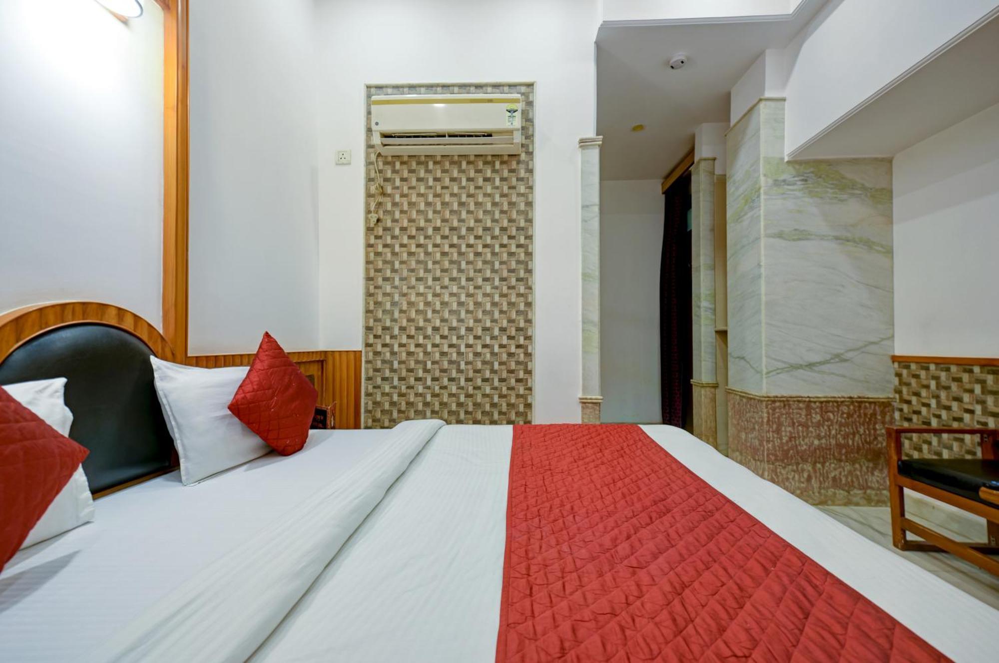 The Natraj Yes Please -new Delhi Hotel 4*