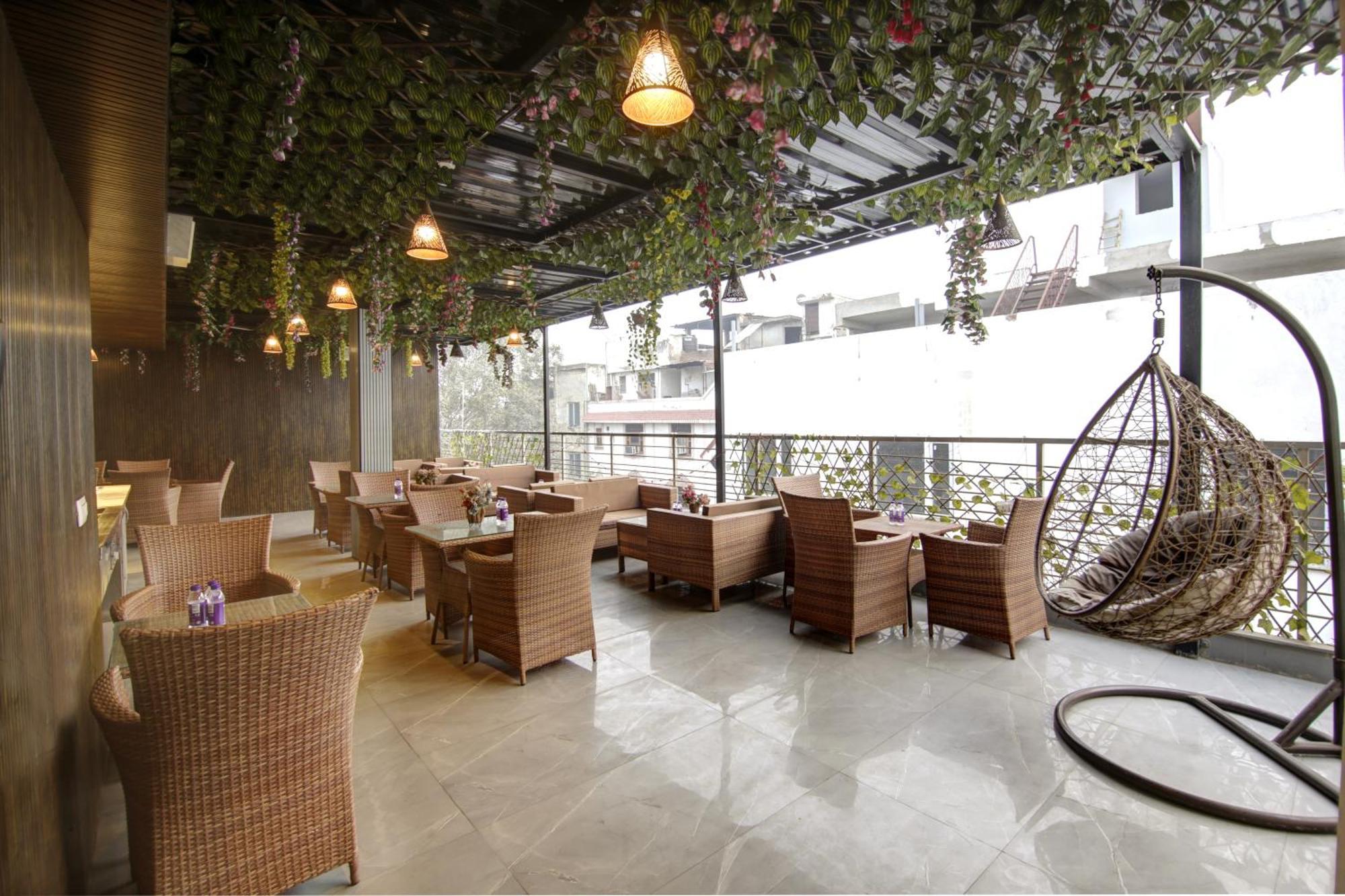 Hotel The Shanti Plaza - 4*