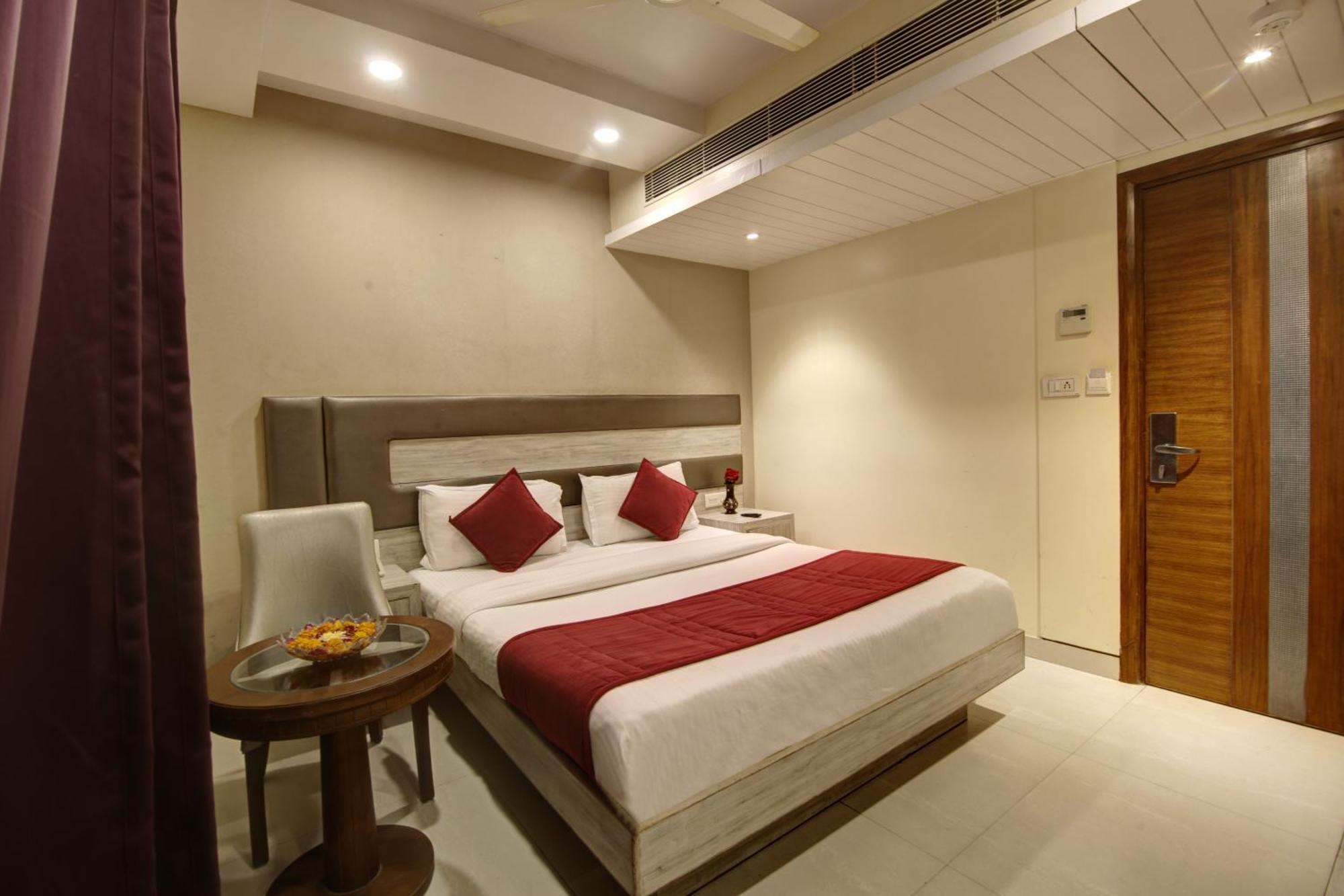 The Shanti Plaza - Hotel