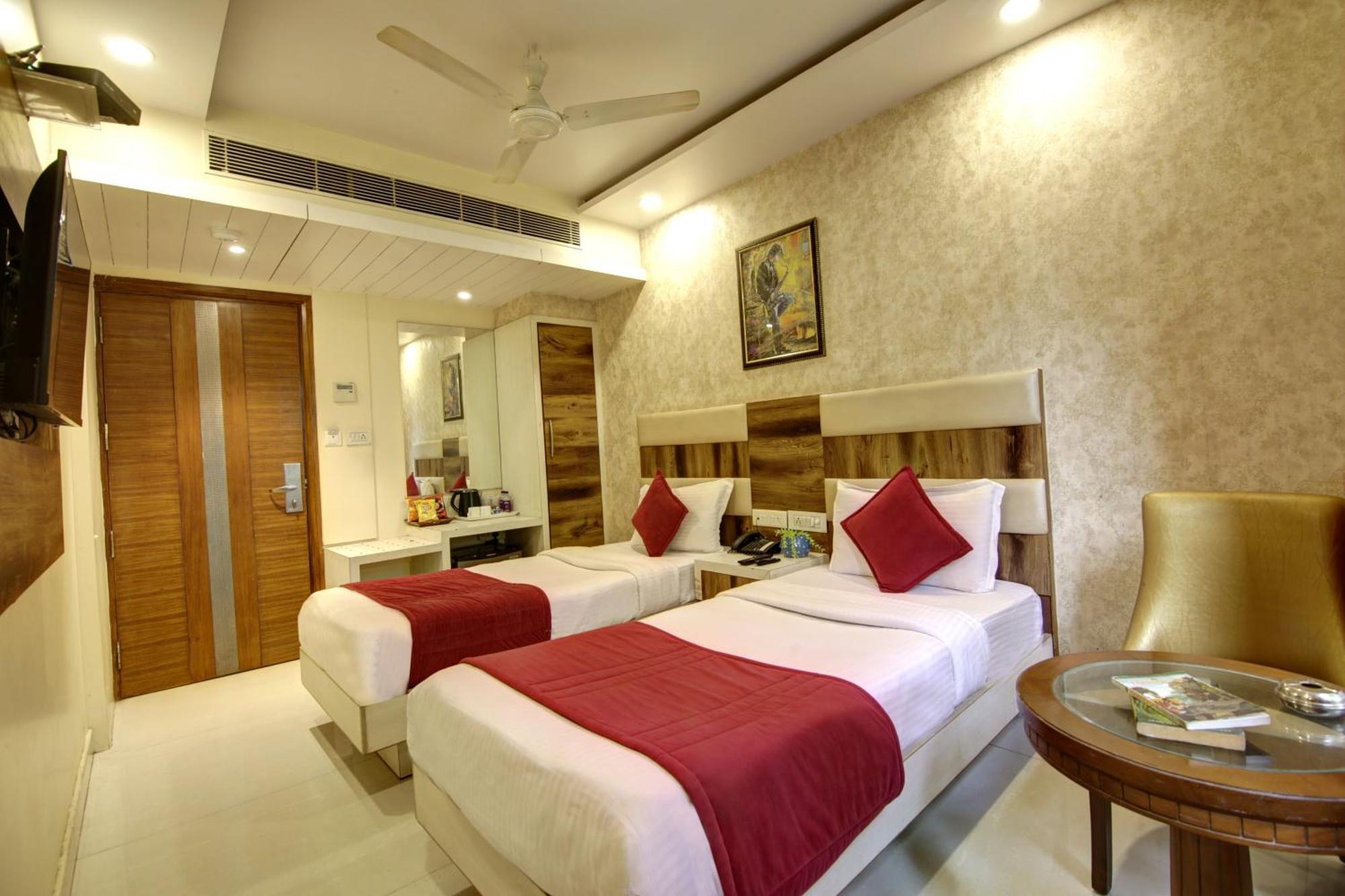 Hotel The Shanti Plaza - New Delhi