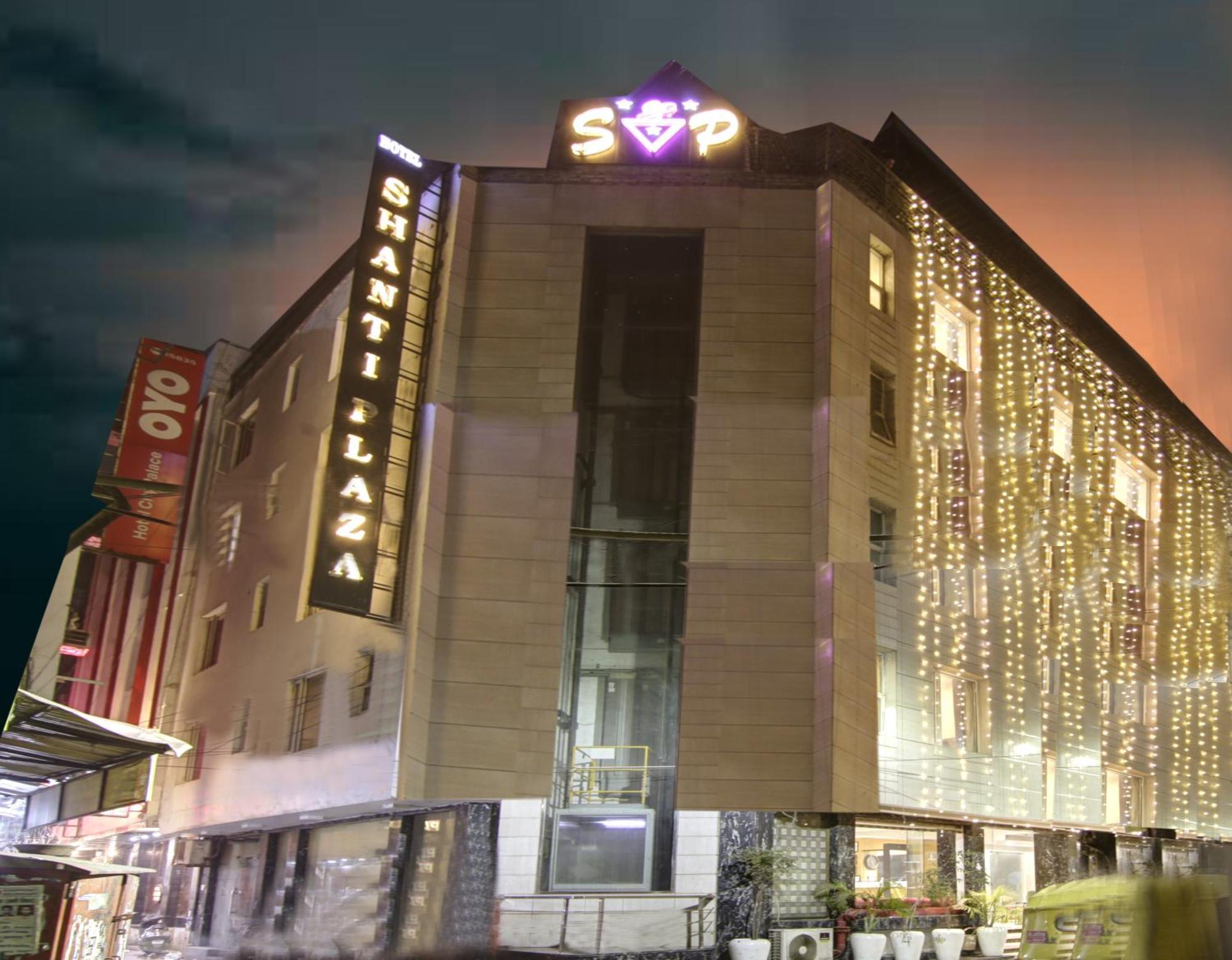 Hotel The Shanti Plaza -