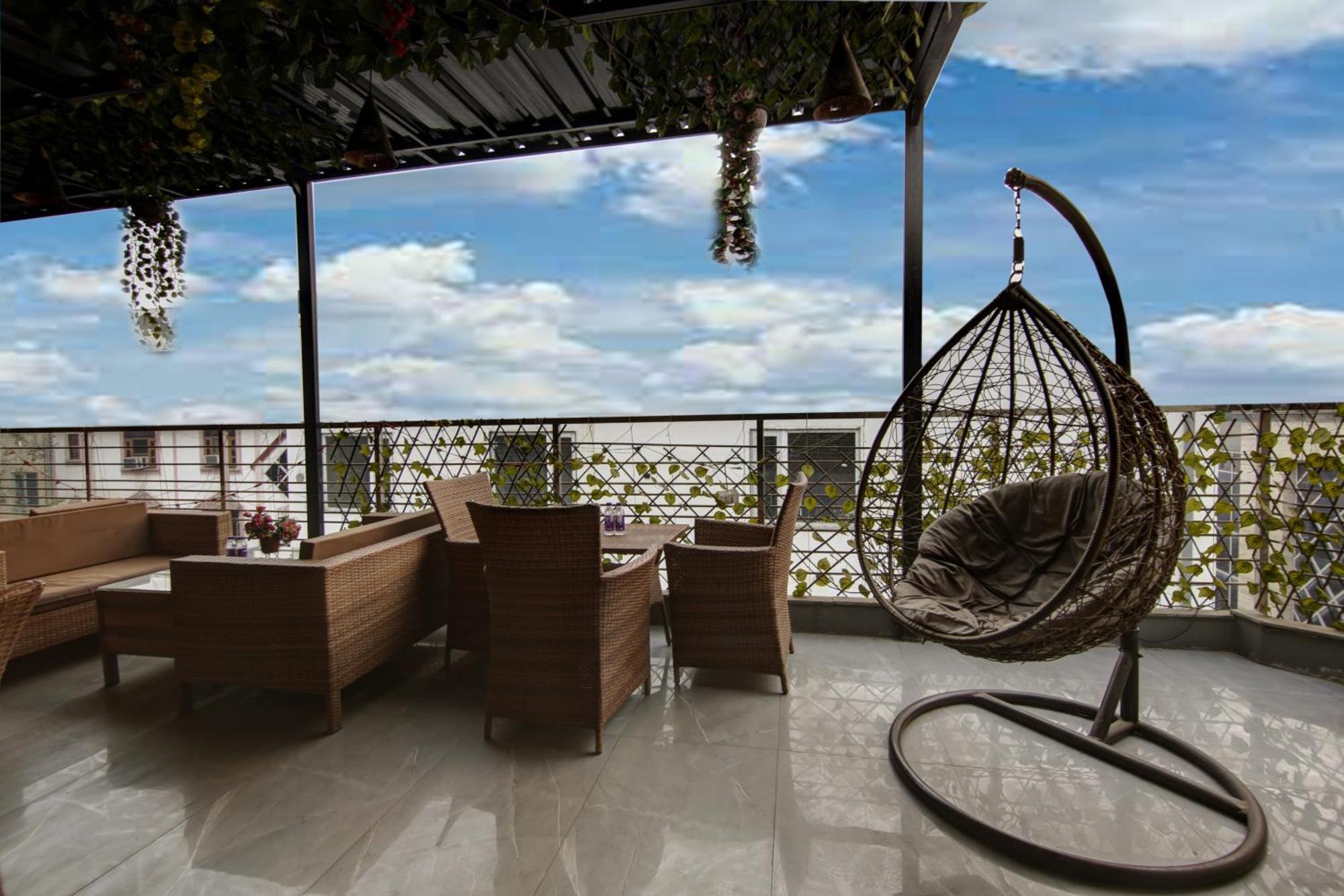 The Shanti Plaza - 4*