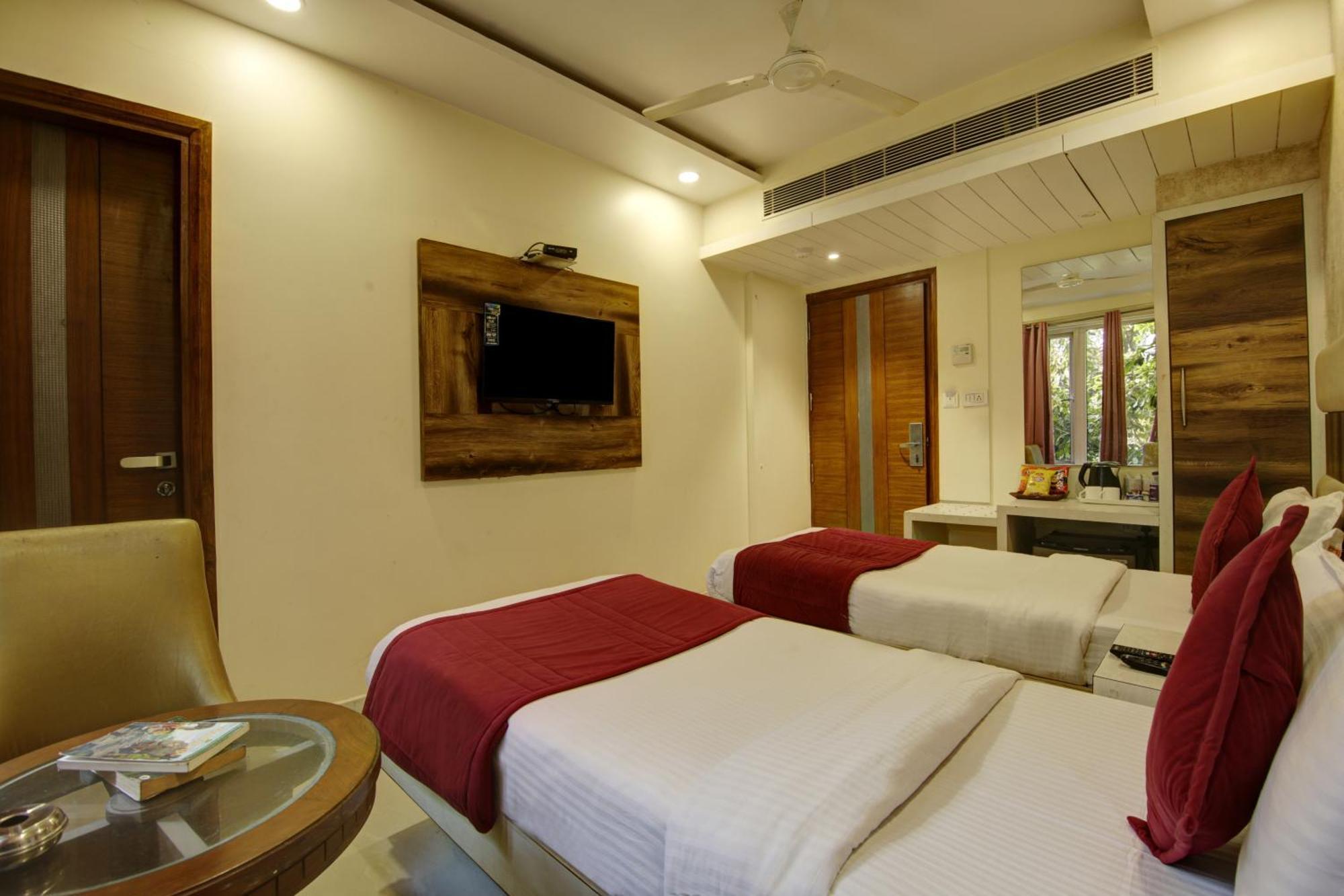 The Shanti Plaza - Hotel New Delhi