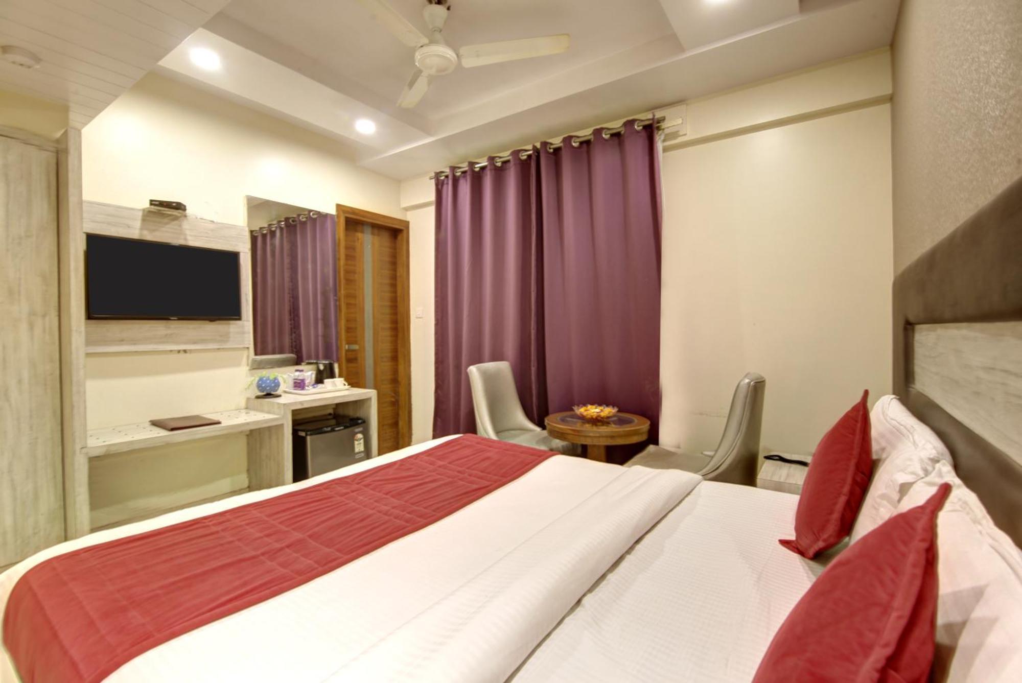 Hotel The Shanti Plaza - 4*