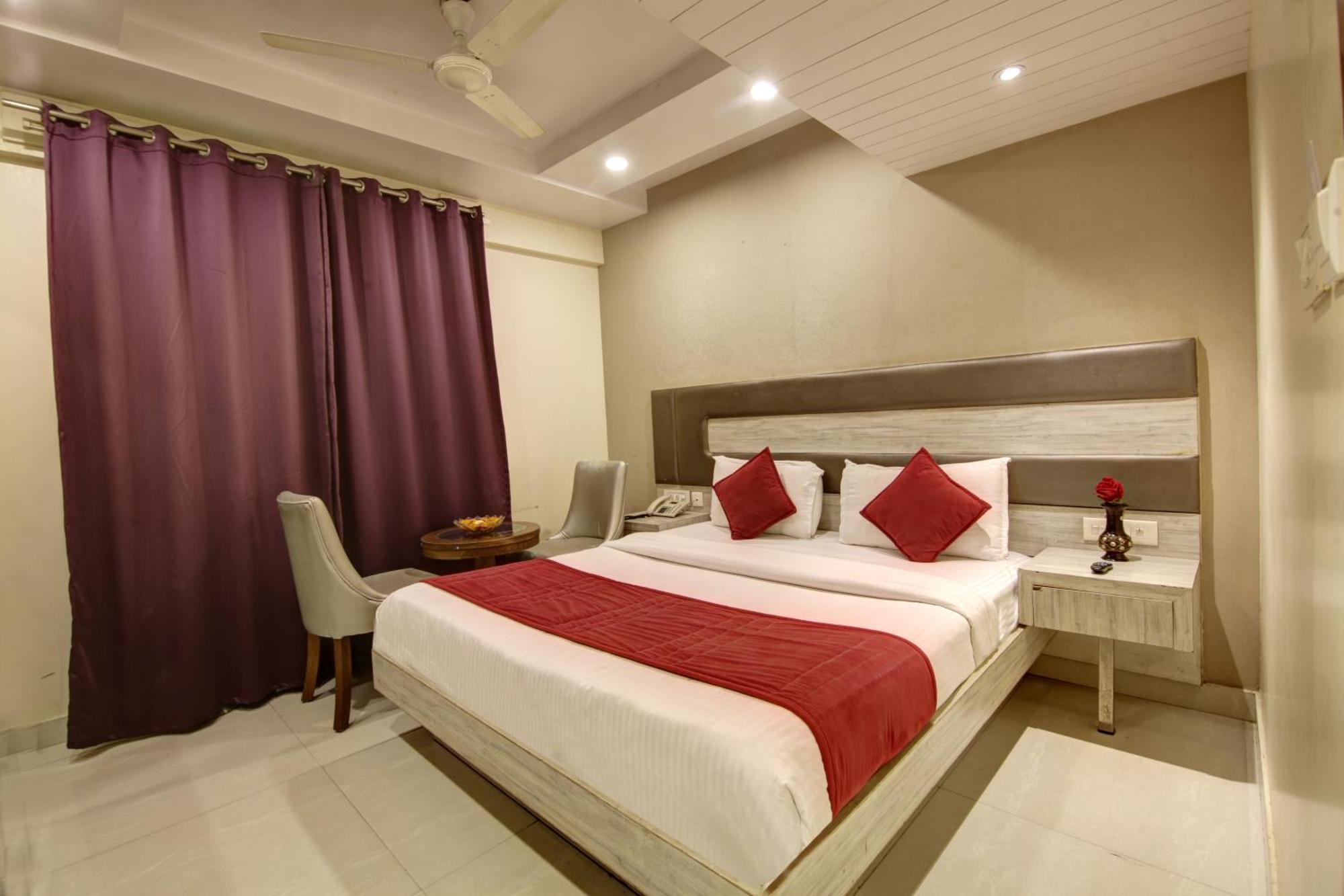 The Shanti Plaza - 4*