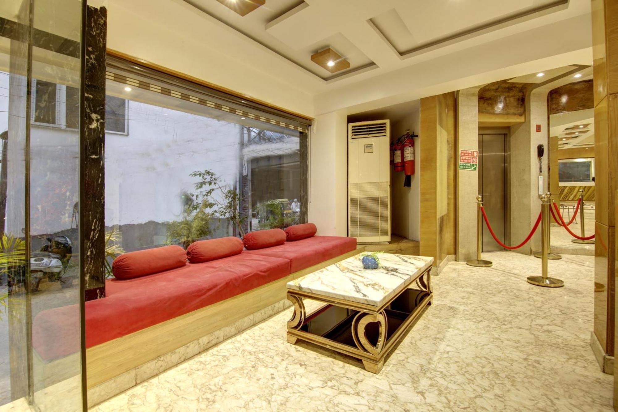 Hotel The Shanti Plaza - 4*