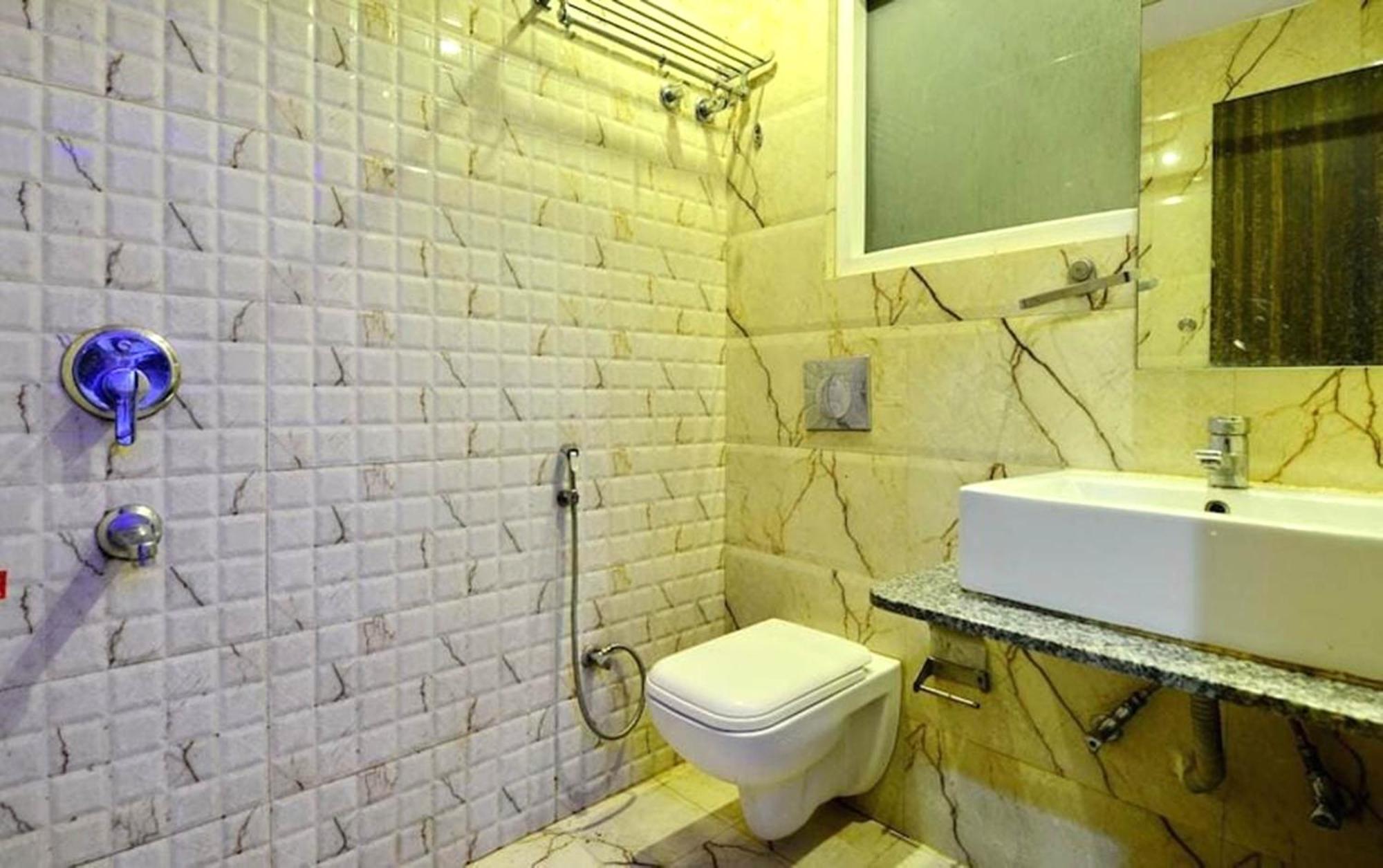 Hotel Hotel Excellancy - New Delhi Railway Station - Paharganj New Delhi